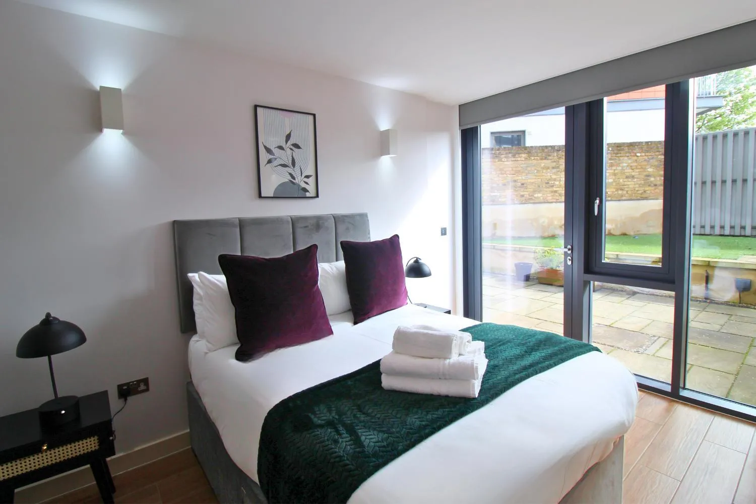 Kew Bridge by Viridian Apartments