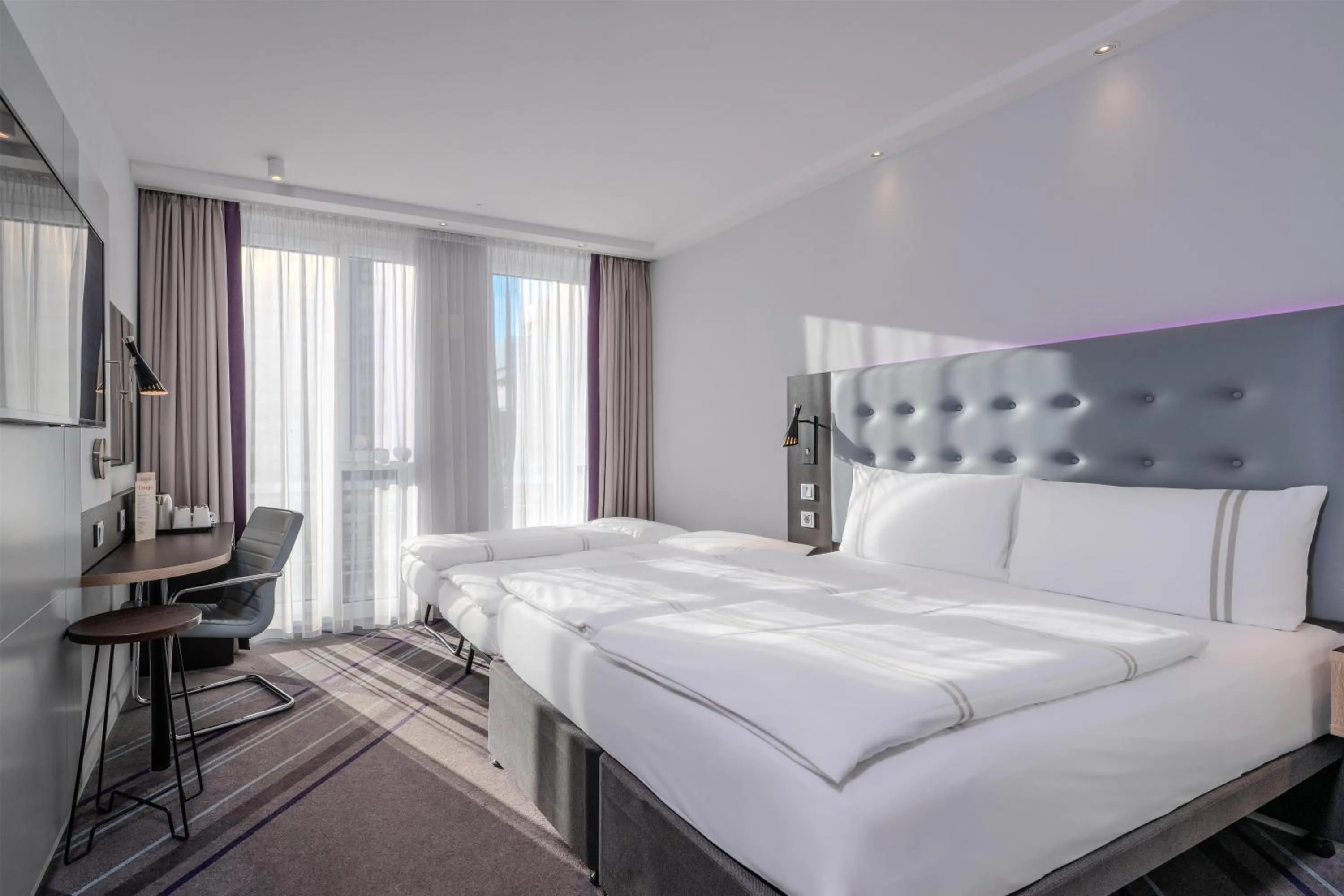 Bedroom, Bed in Premier Inn Berlin Alexanderplatz