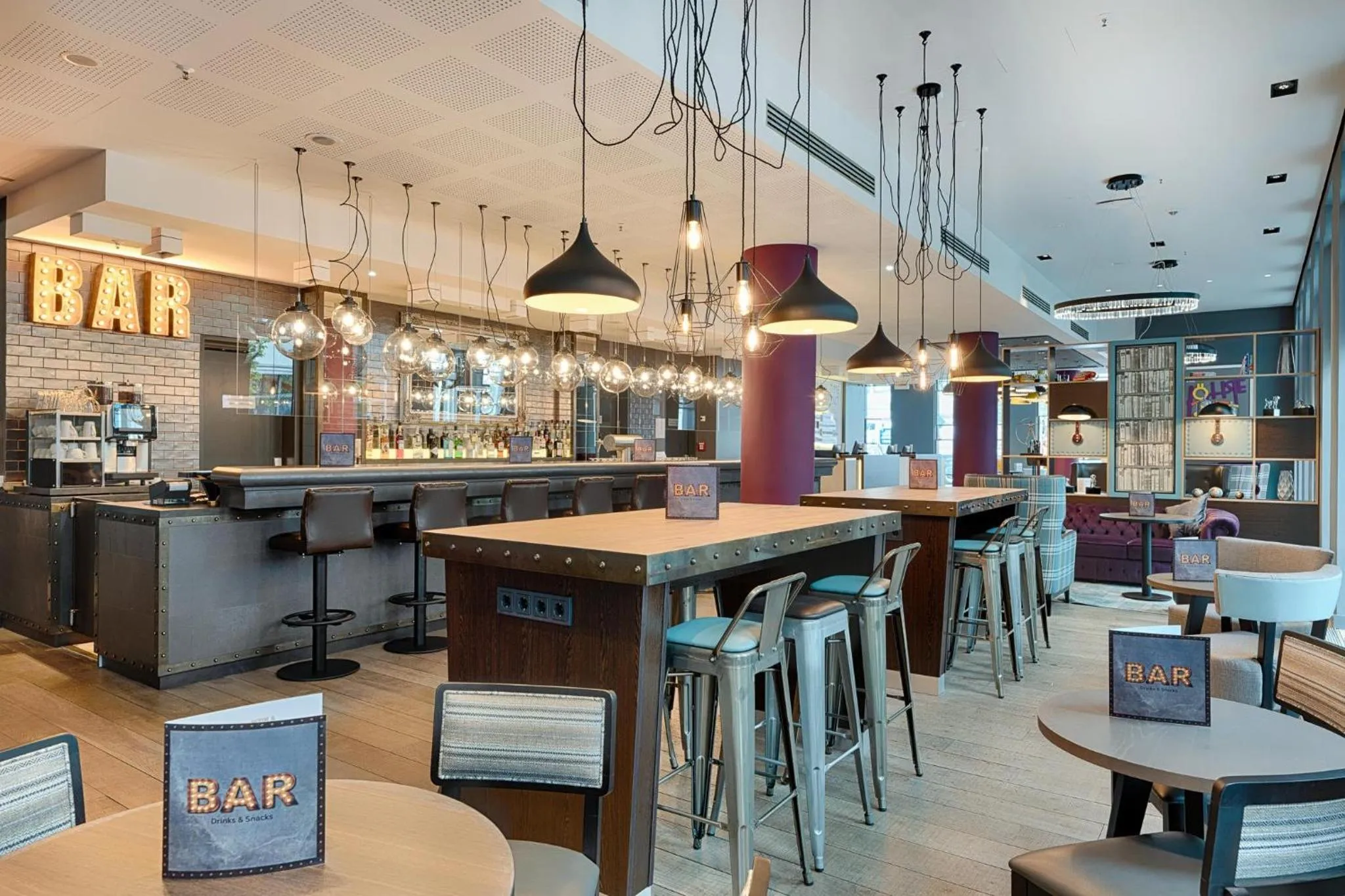 Lounge or bar in Premier Inn Berlin Alexanderplatz