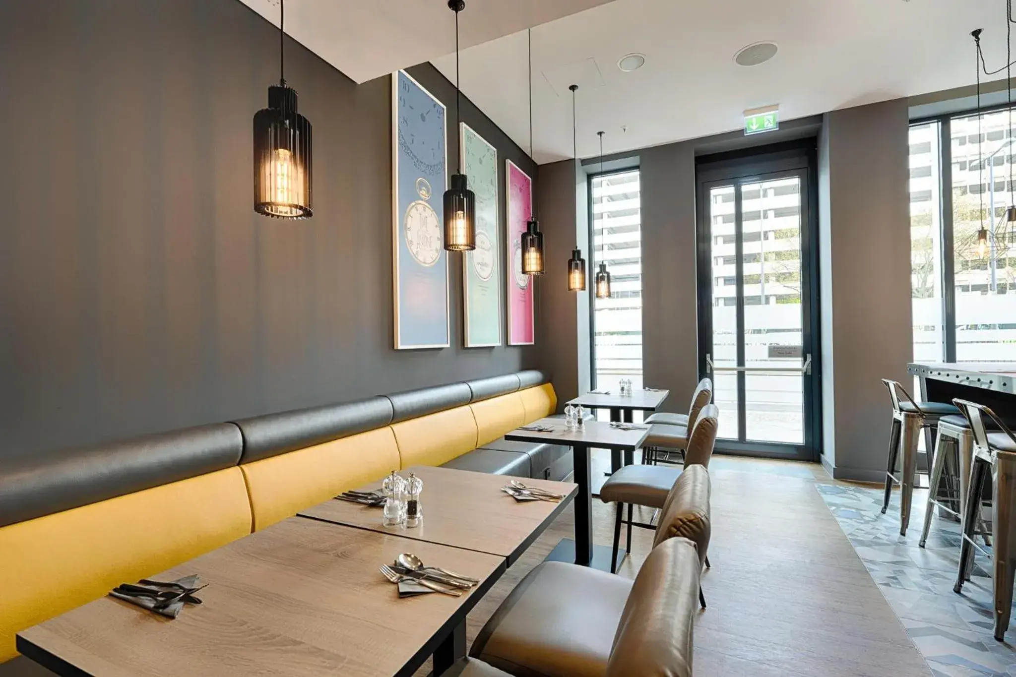 Lounge or bar in Premier Inn Berlin Alexanderplatz Lounge or bar in Premier Inn Berlin Alexanderplatz