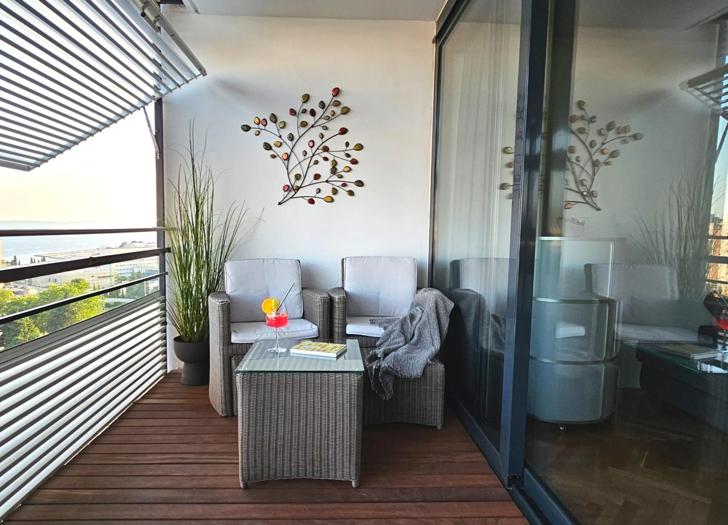 BoB Luxury Design & Sea View Apartment