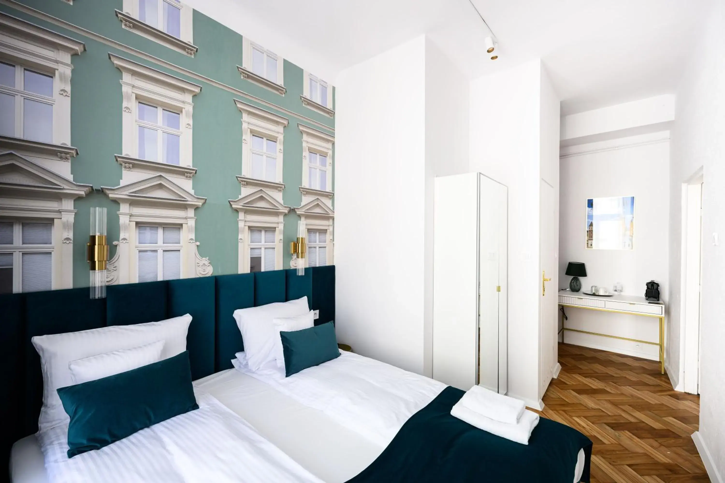 TV and multimedia, Bed in Wiślna Main Square Apartments TV and multimedia, Bed in Wiślna Main Square Apartments