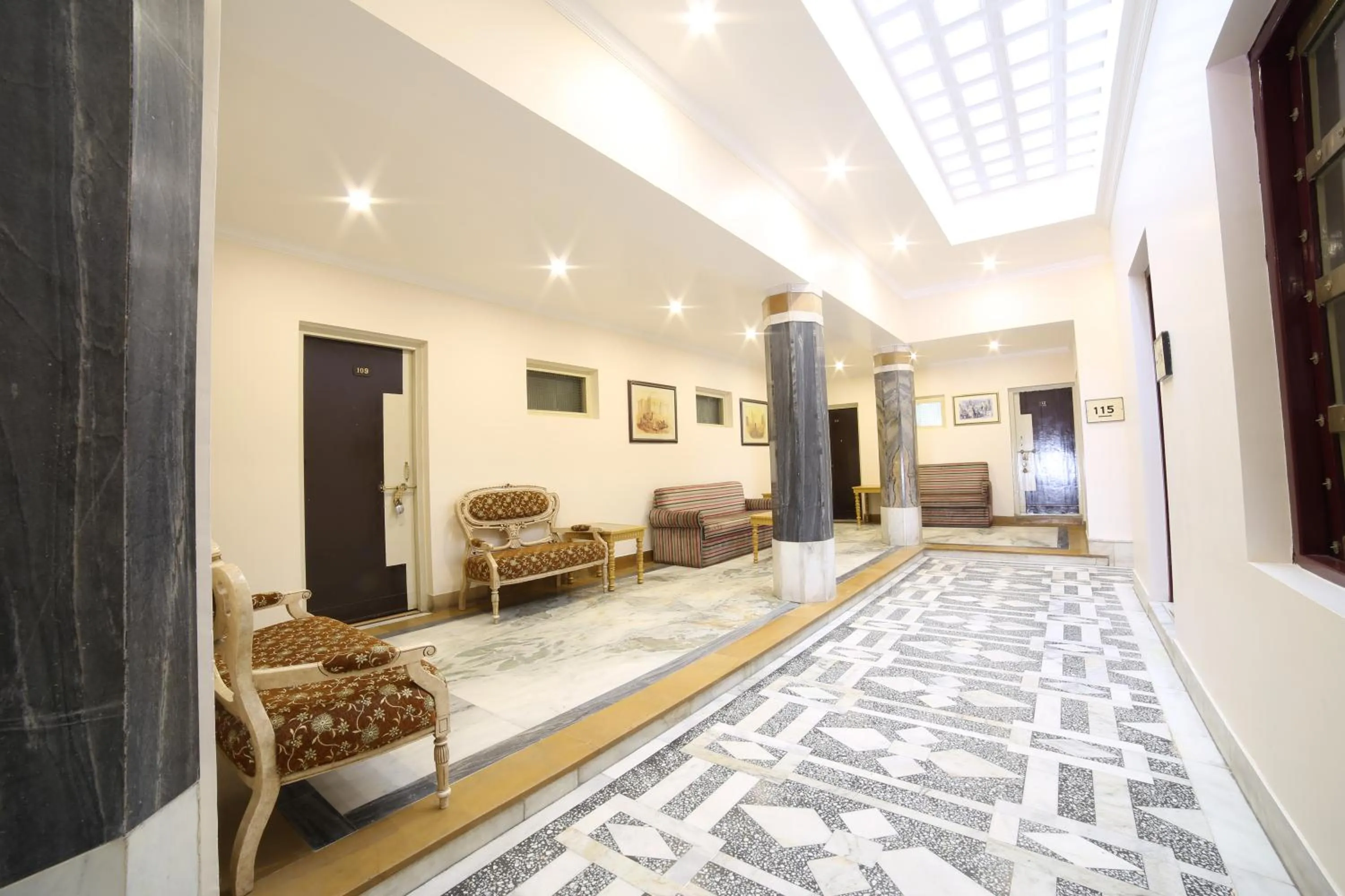 Hotel Samrat International