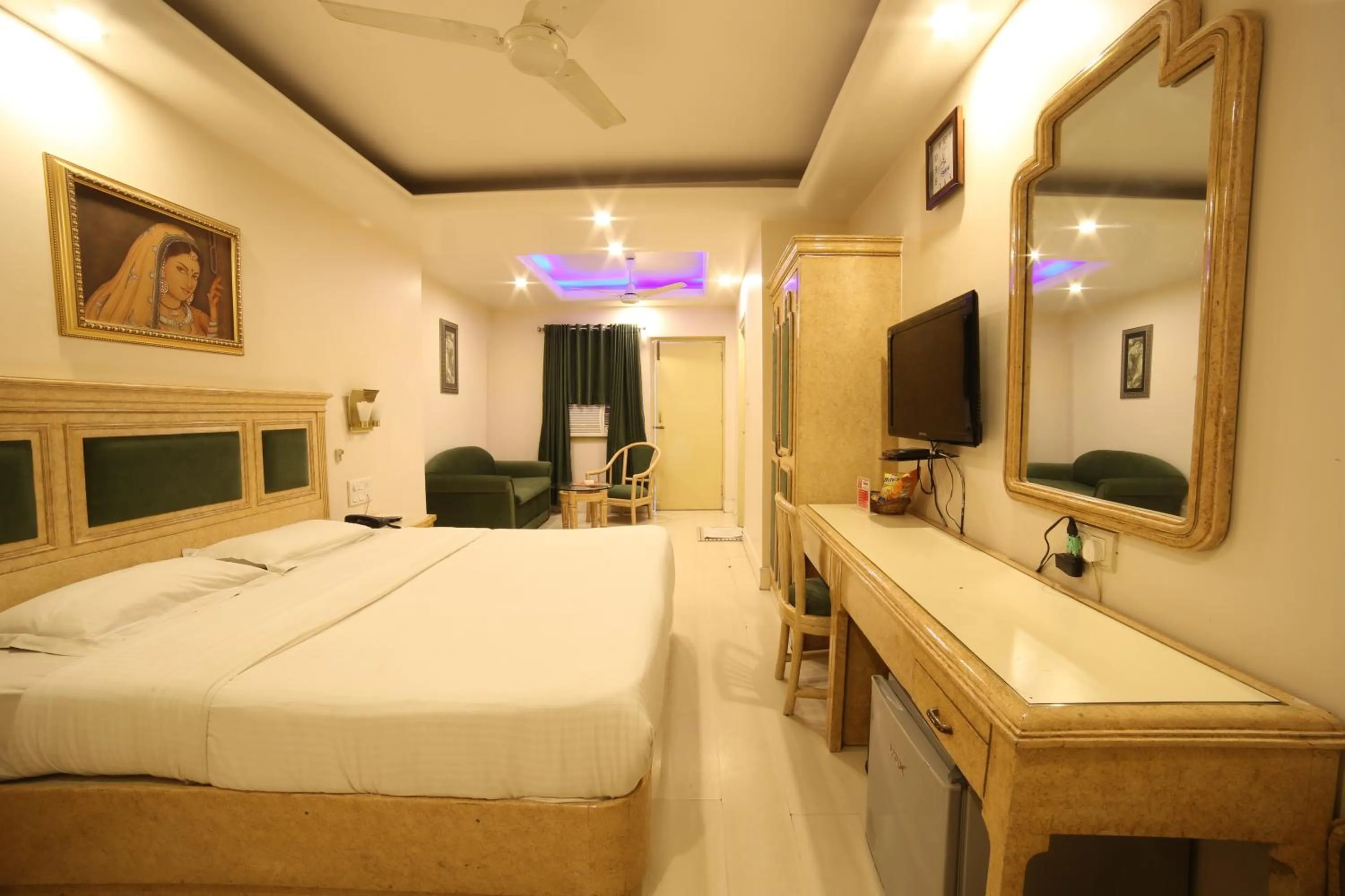 Bed in Hotel Samrat International