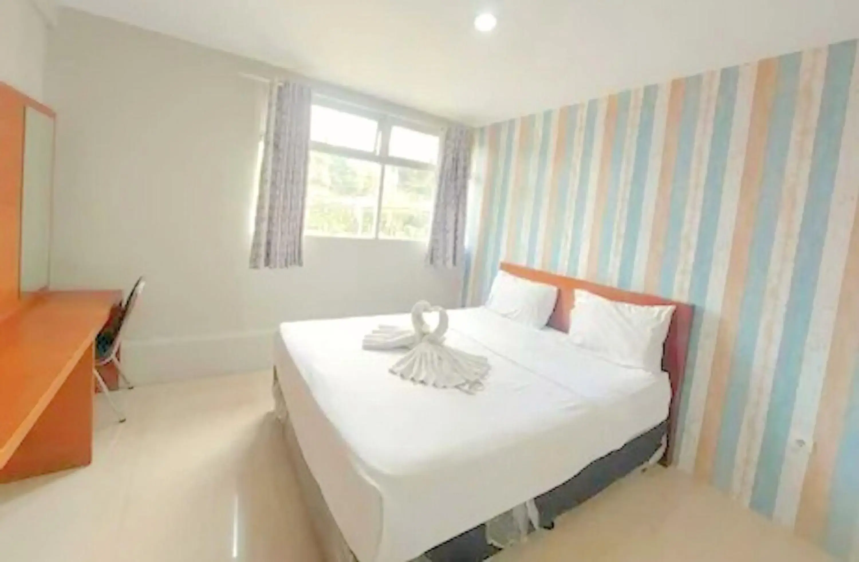 Bed in The Aurora by Makati Bed in The Aurora by Makati