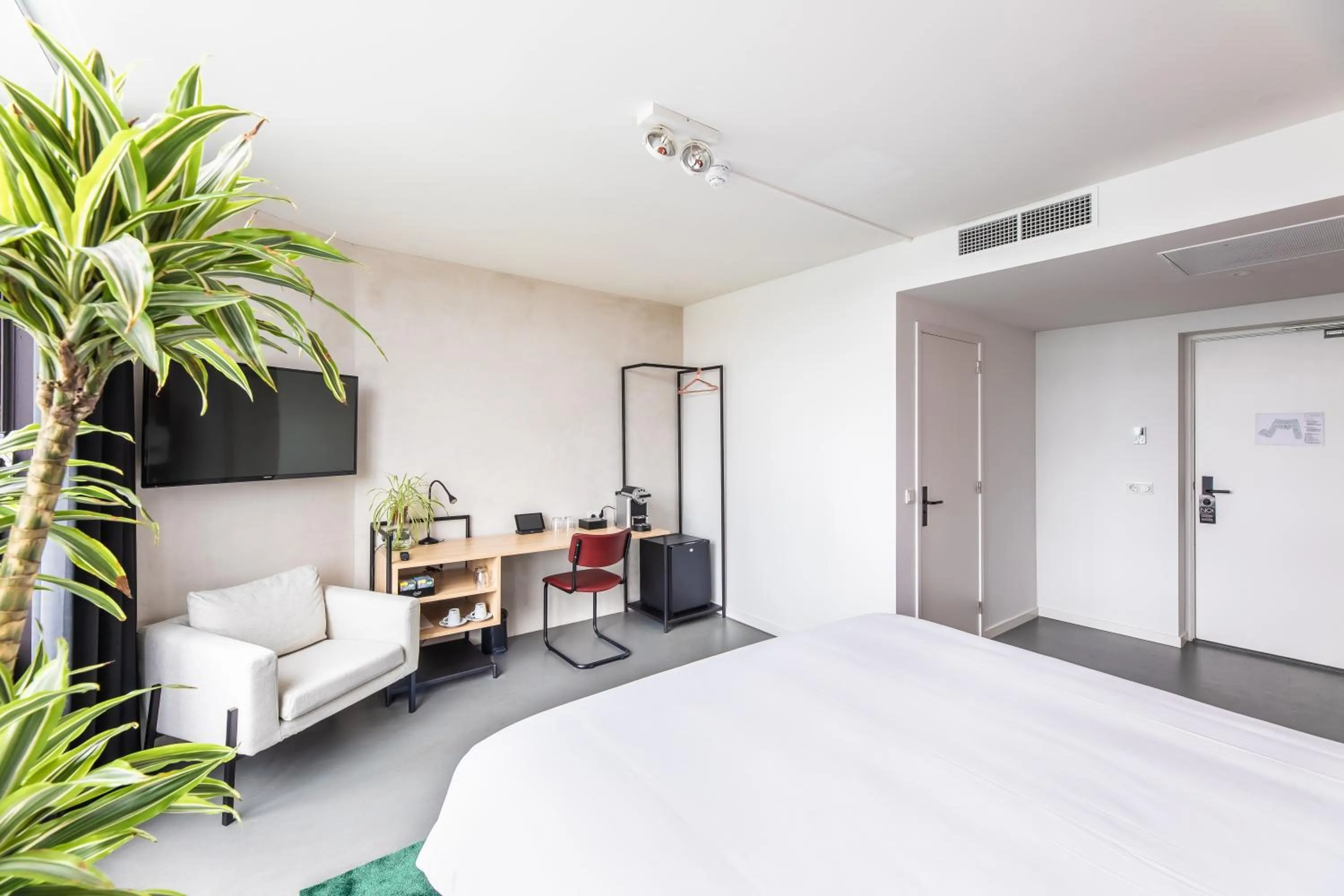 Property building, Bed in Gooiland Hotel