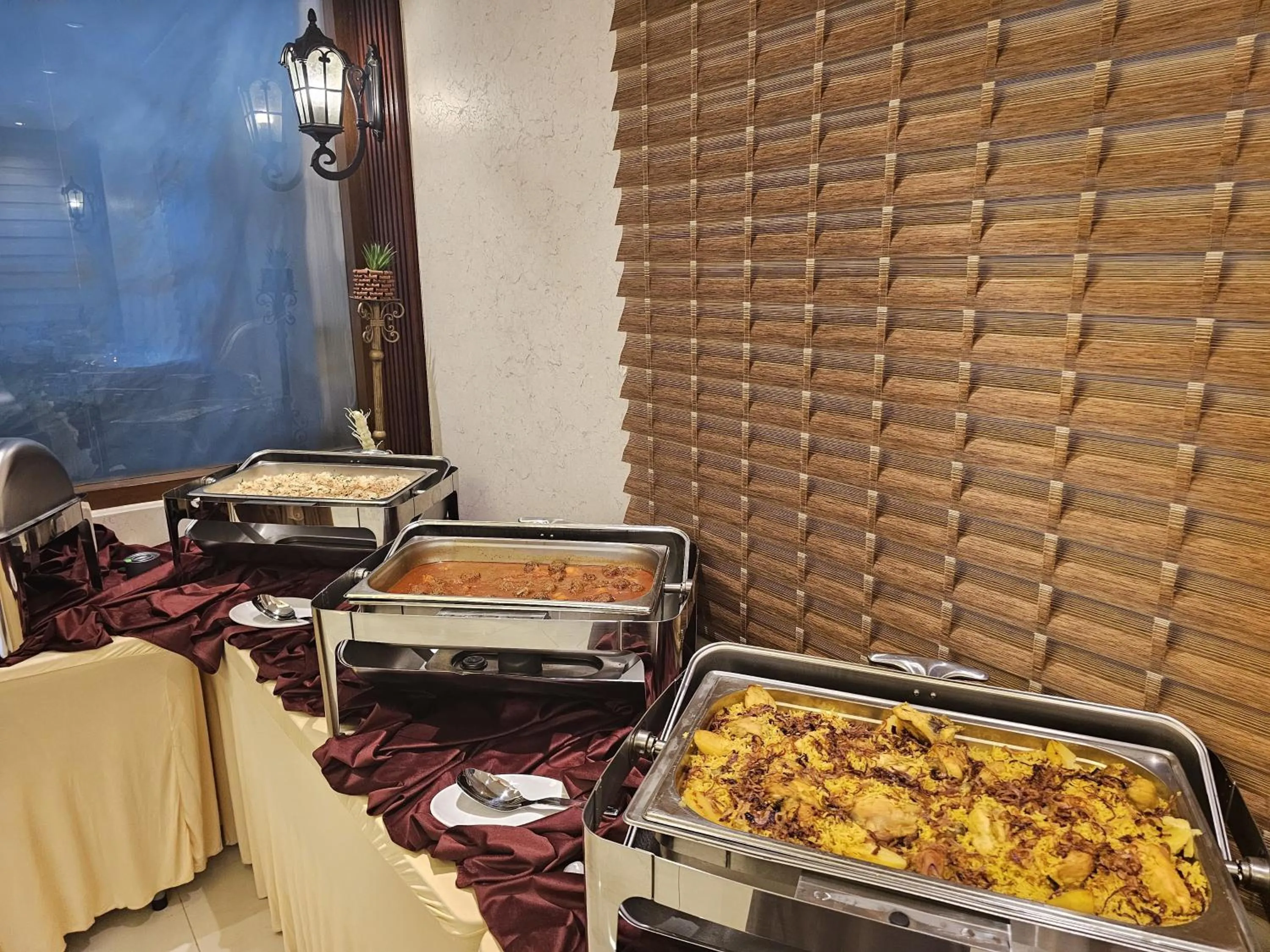 Restaurant/places to eat in Ocean View Al Zahra