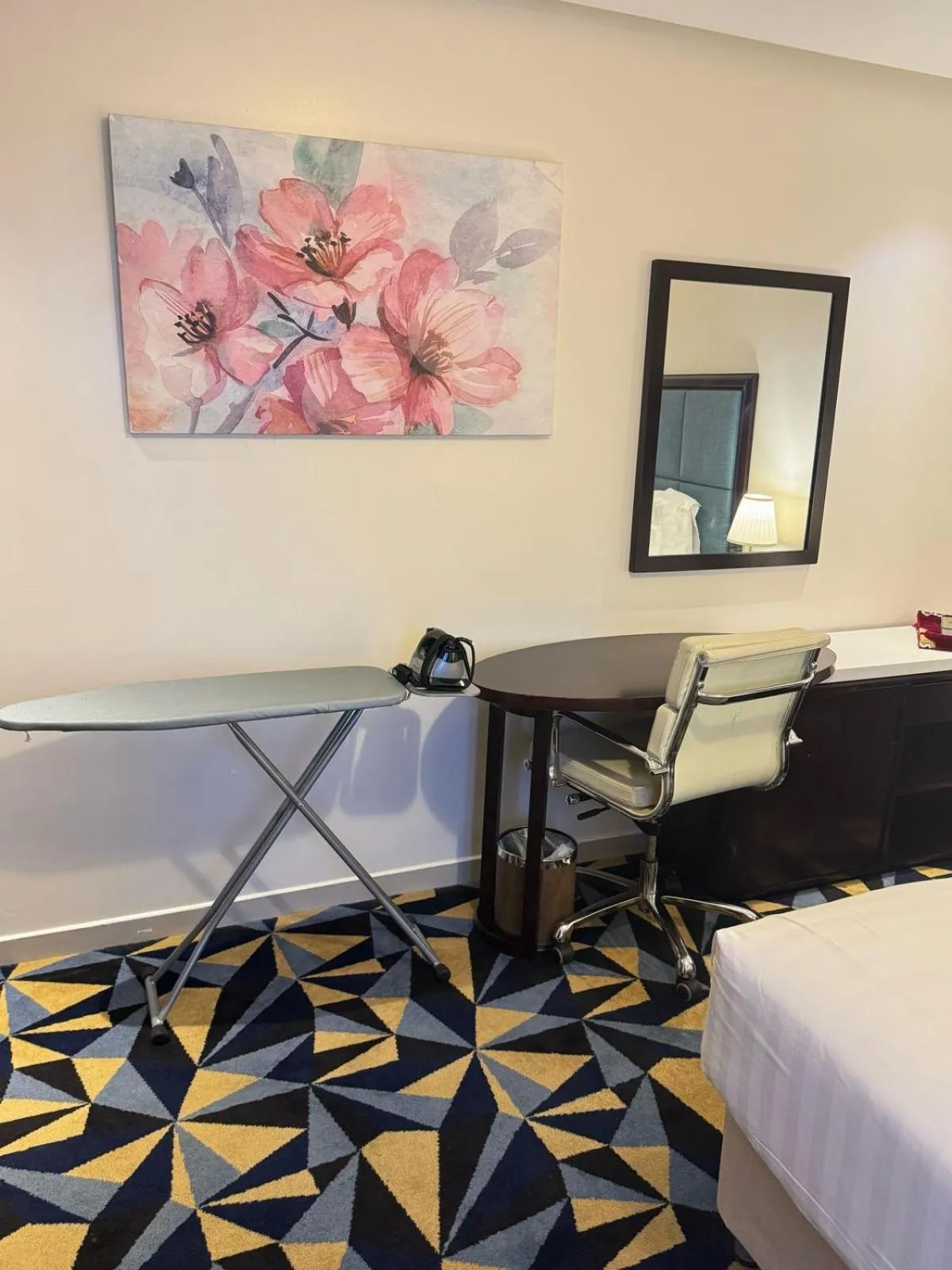 flat iron, Bed in Ocean View Al Zahra