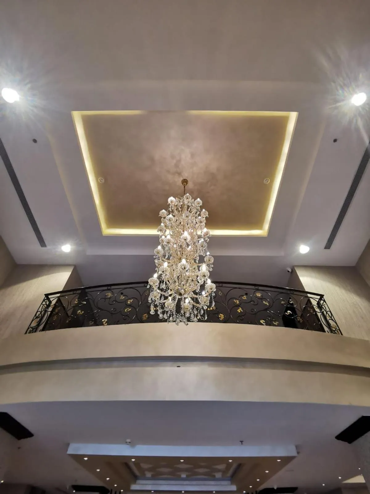 Property building in Ocean View Al Zahra