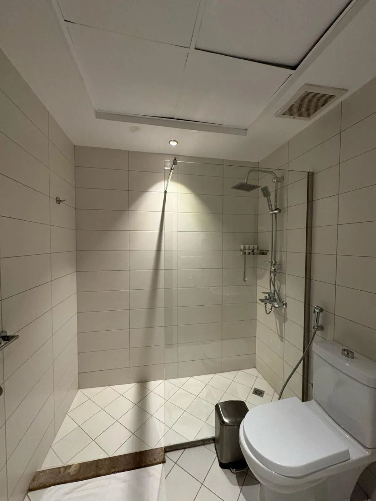 Shower in Ocean View Al Zahra