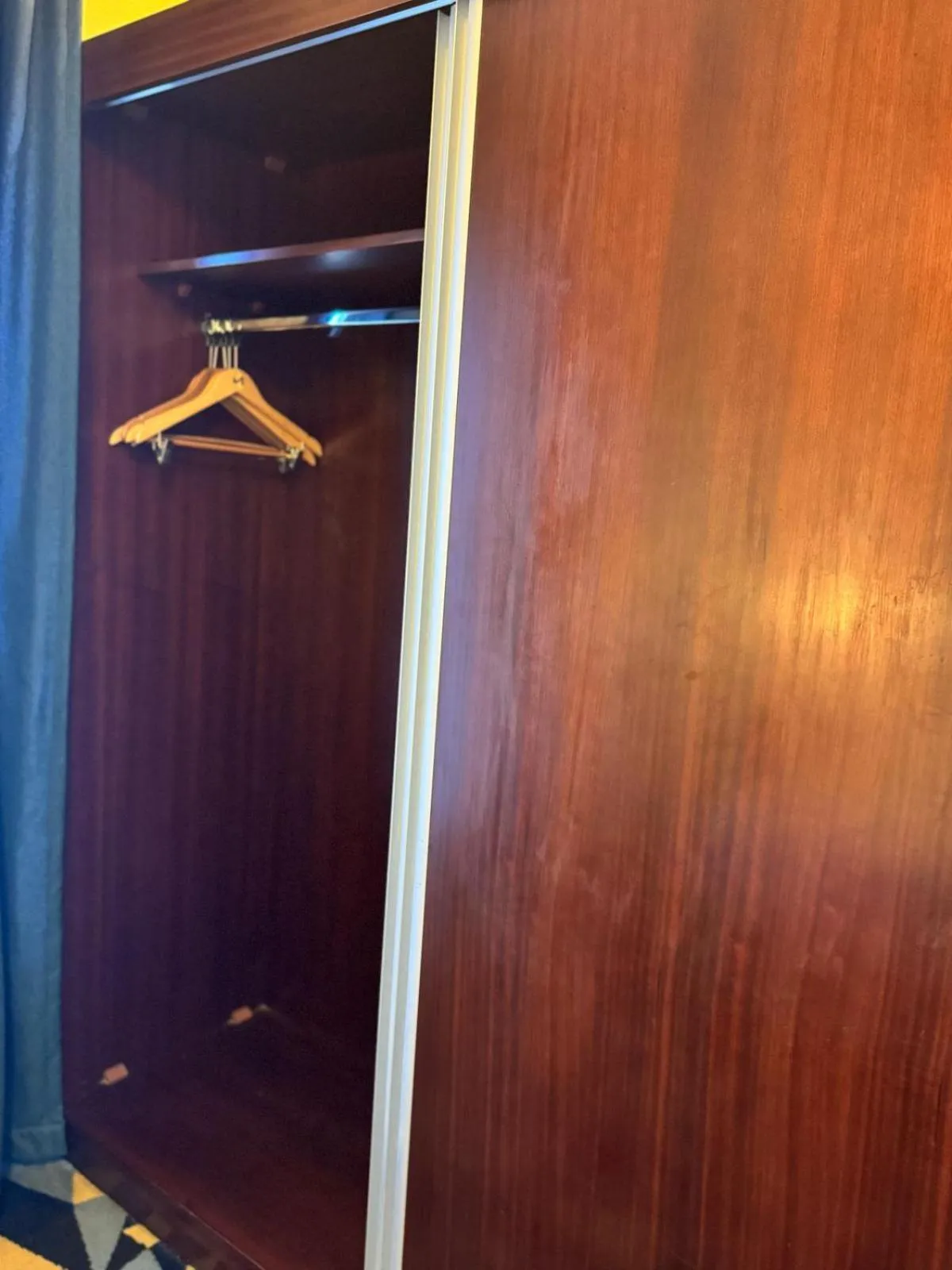 wardrobe in Ocean View Al Zahra