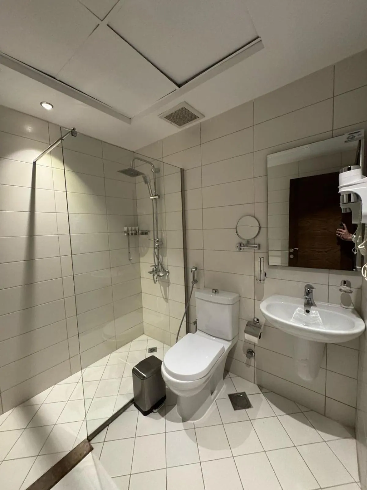 Shower in Ocean View Al Zahra