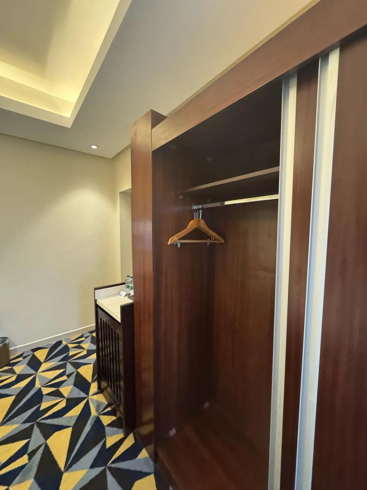 wardrobe in Ocean View Al Zahra