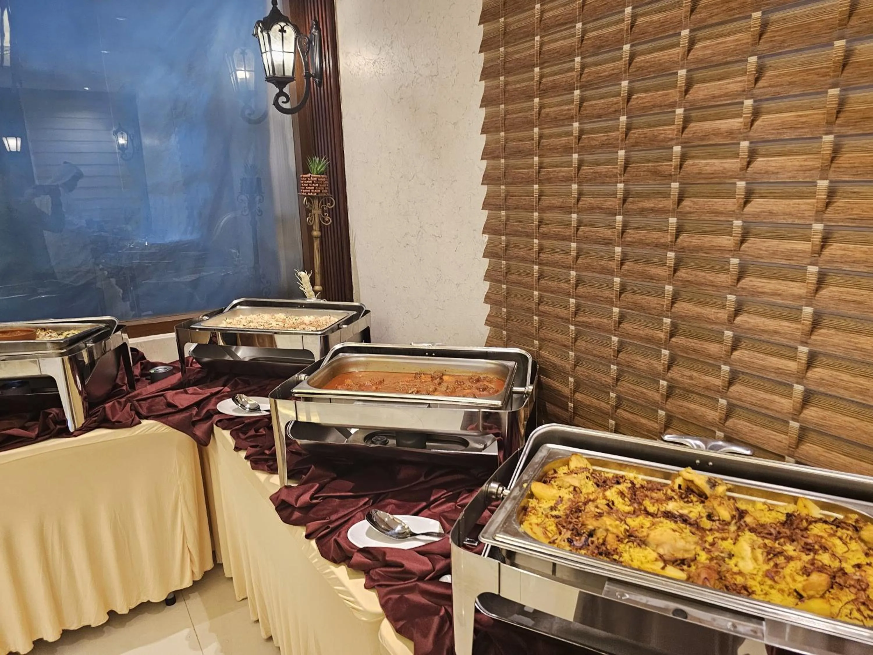 Restaurant/places to eat in Ocean View Al Zahra