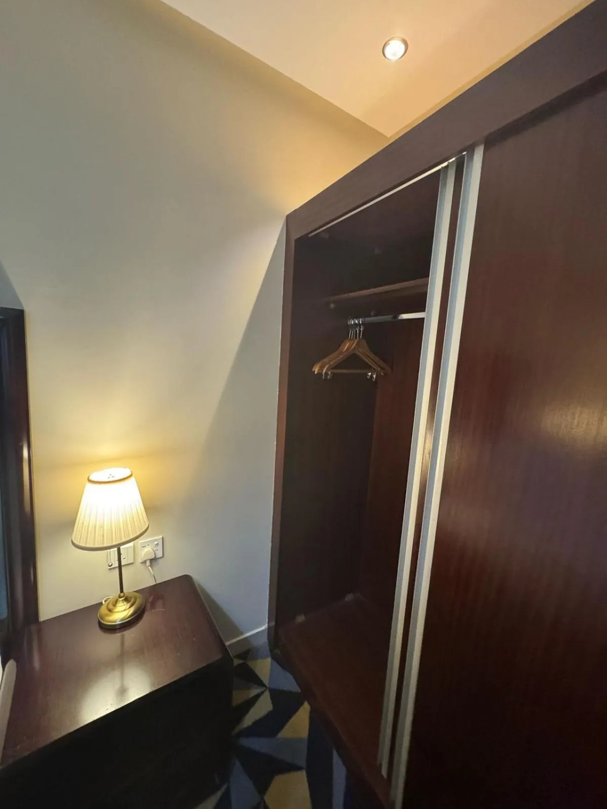 wardrobe in Ocean View Al Zahra