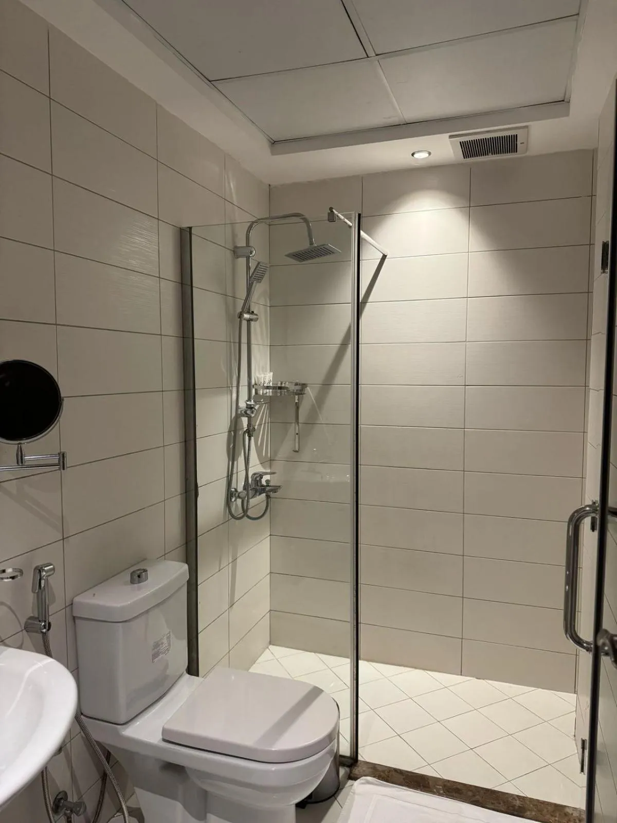 Shower in Ocean View Al Zahra