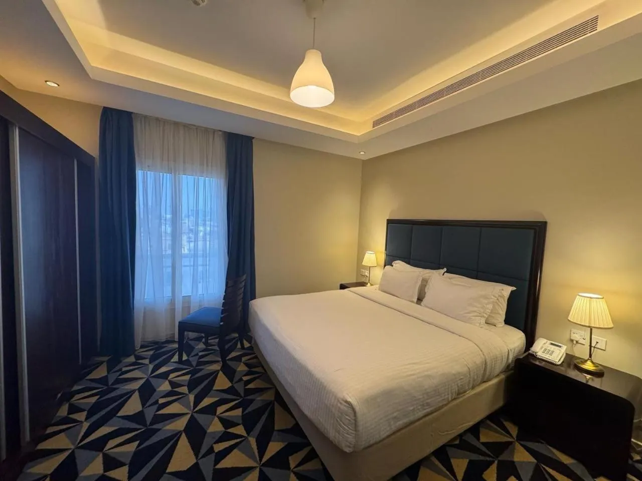 Quiet street view, Bed in Ocean View Al Zahra