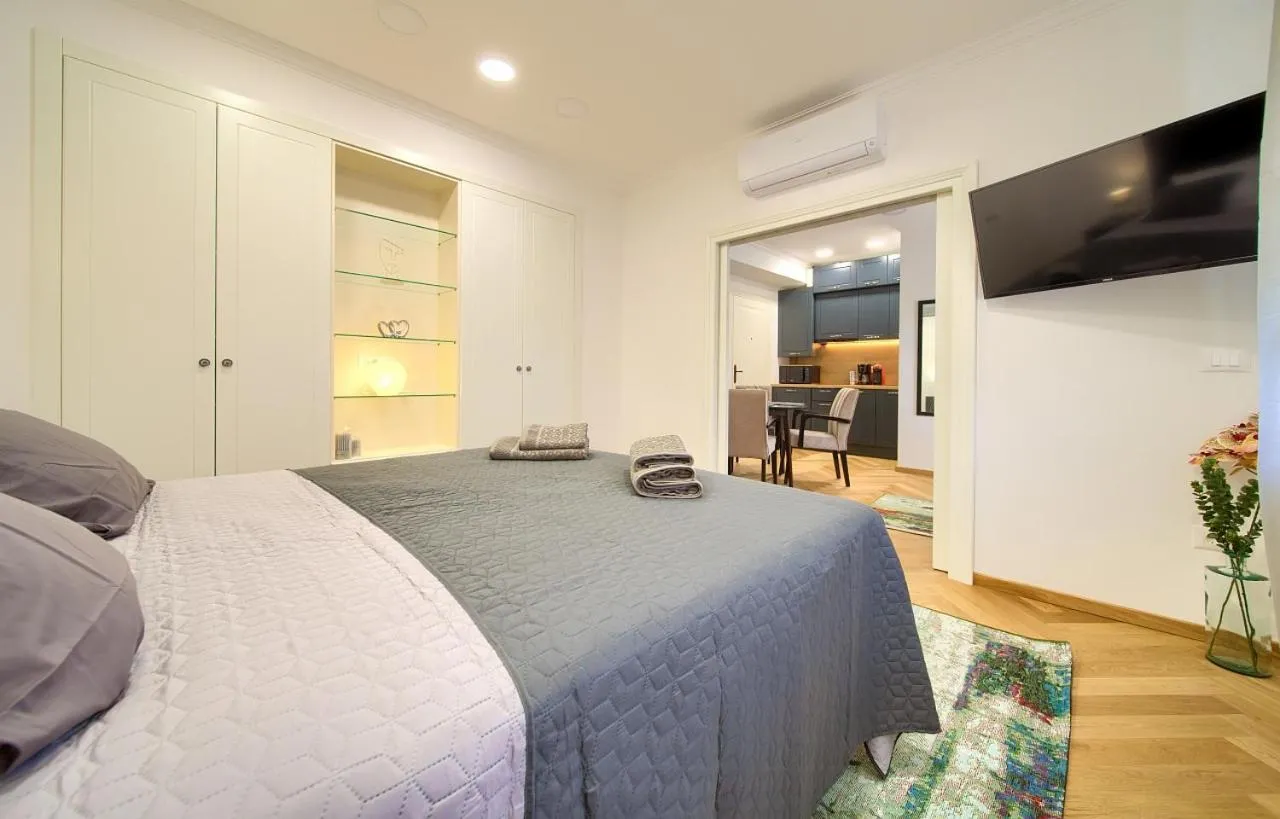 Apartment Paty