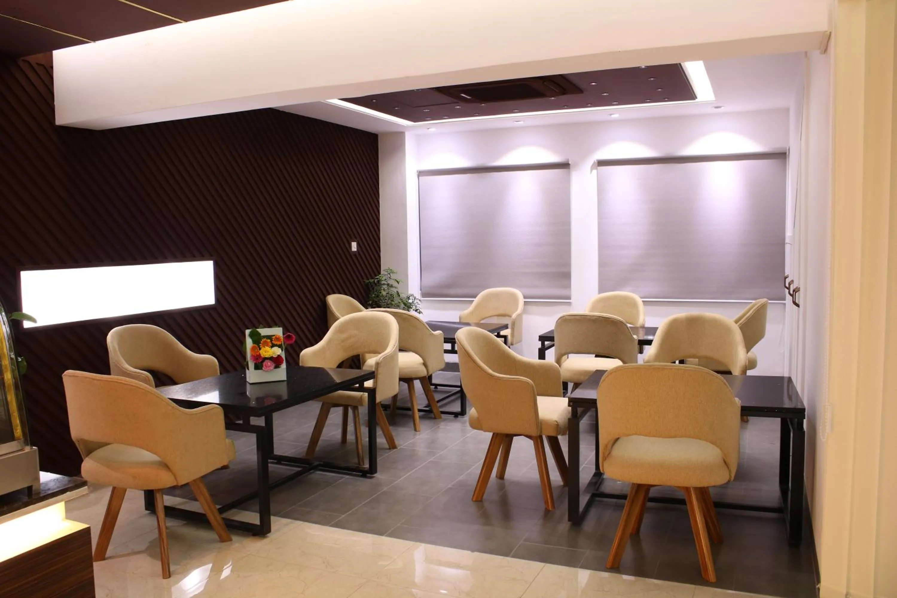 Restaurant/places to eat in Hotel West Valley - Baridhara