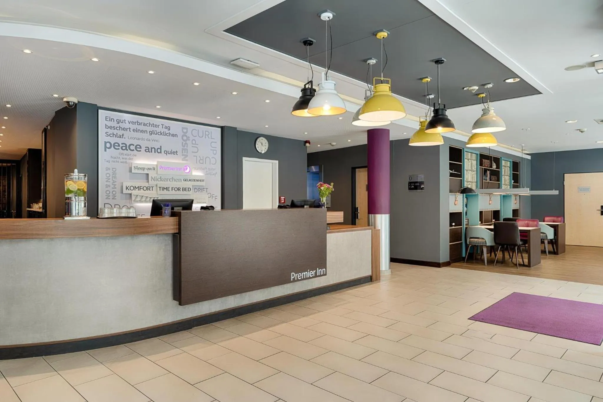Lobby or reception in Premier Inn Berlin City Centre