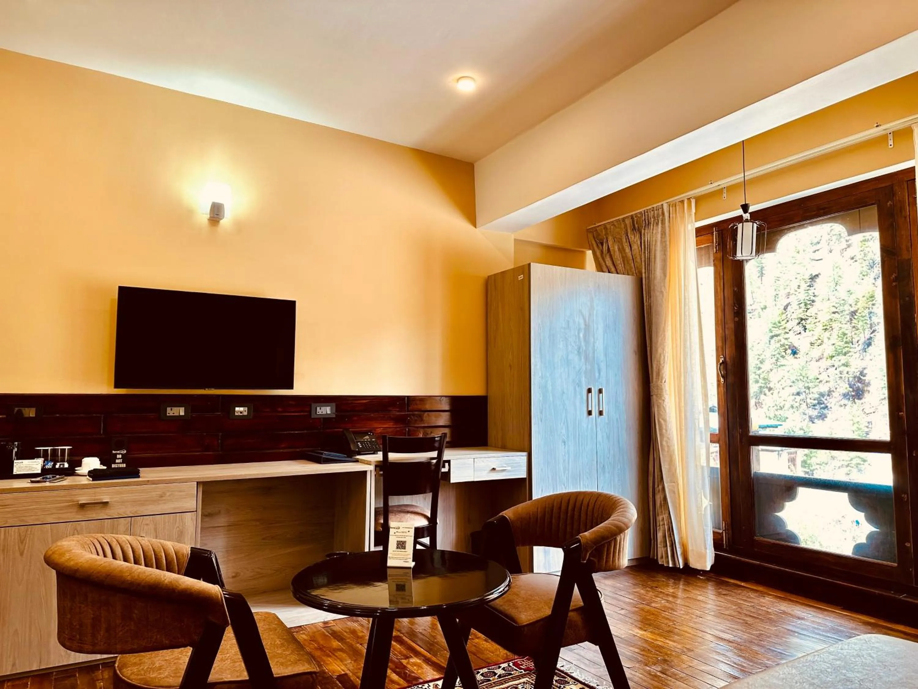 Bedroom in Silver Cloud Hotel