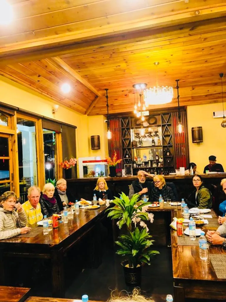 Restaurant/places to eat in Silver Cloud Hotel