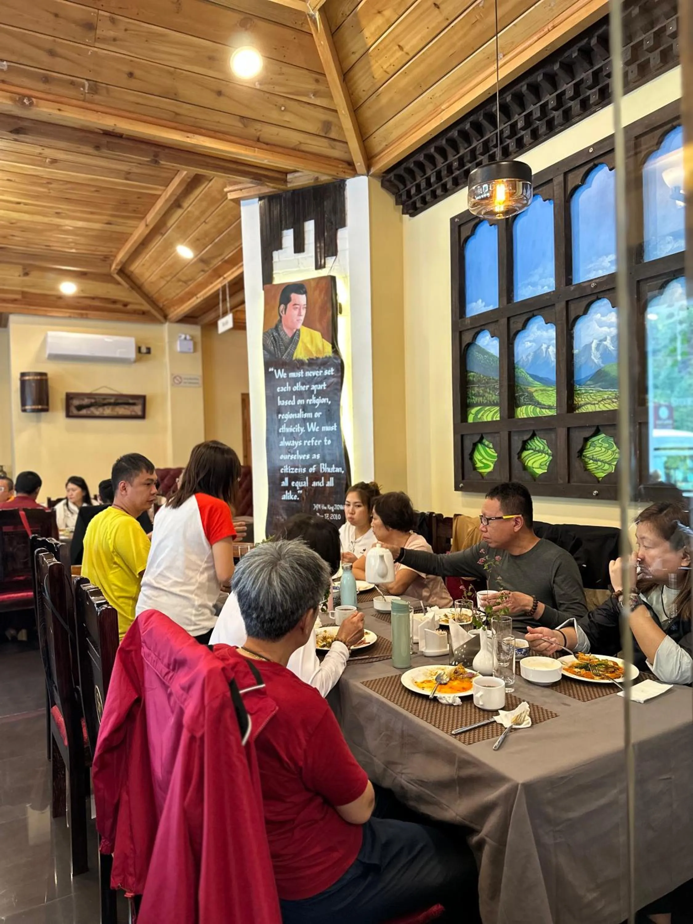 Restaurant/places to eat in Silver Cloud Hotel