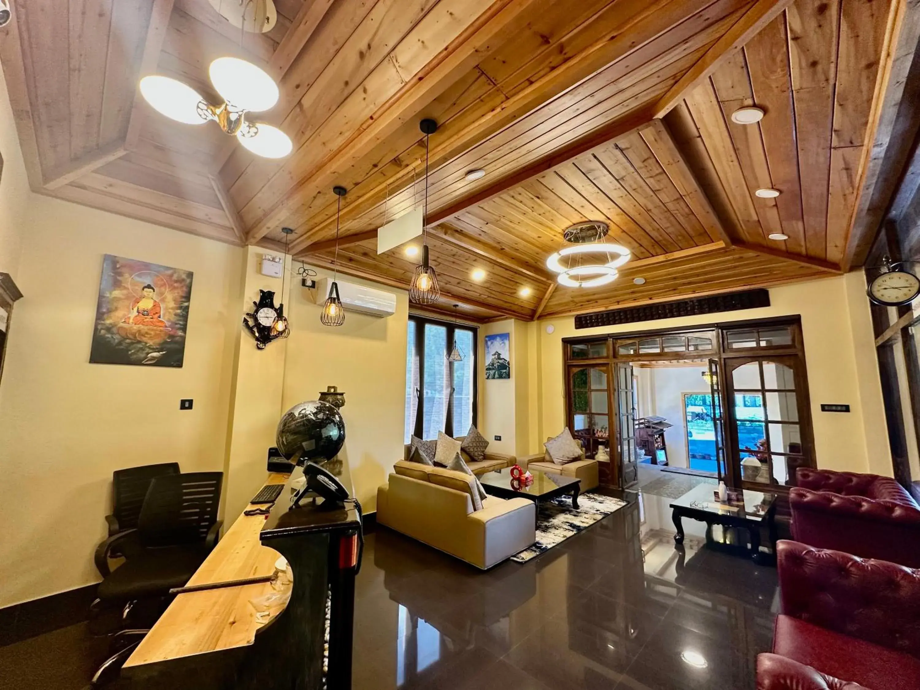 Lobby or reception in Silver Cloud Hotel Lobby or reception in Silver Cloud Hotel