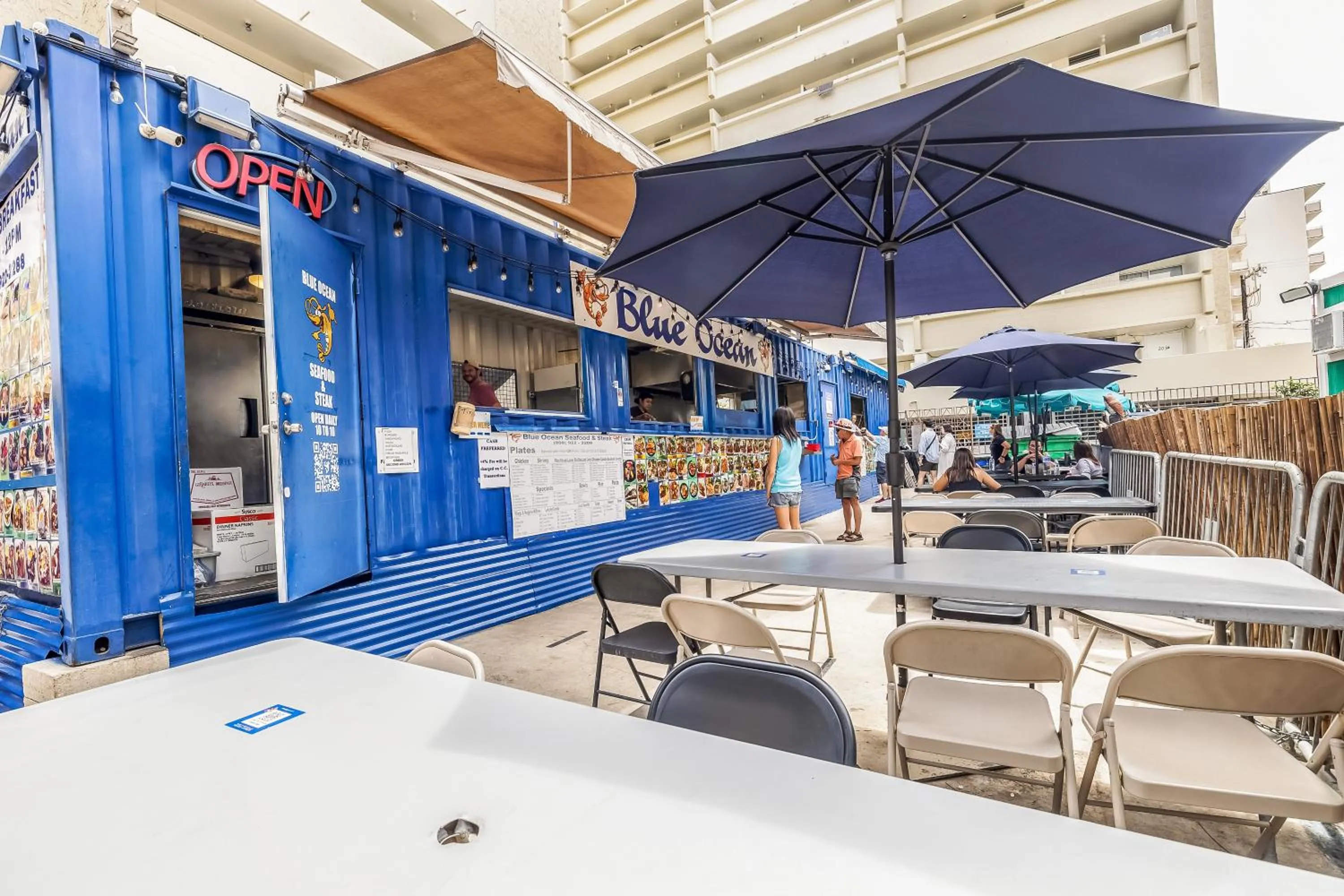 Restaurant/places to eat in Bright & Cozy Condo Unit with Balcony!