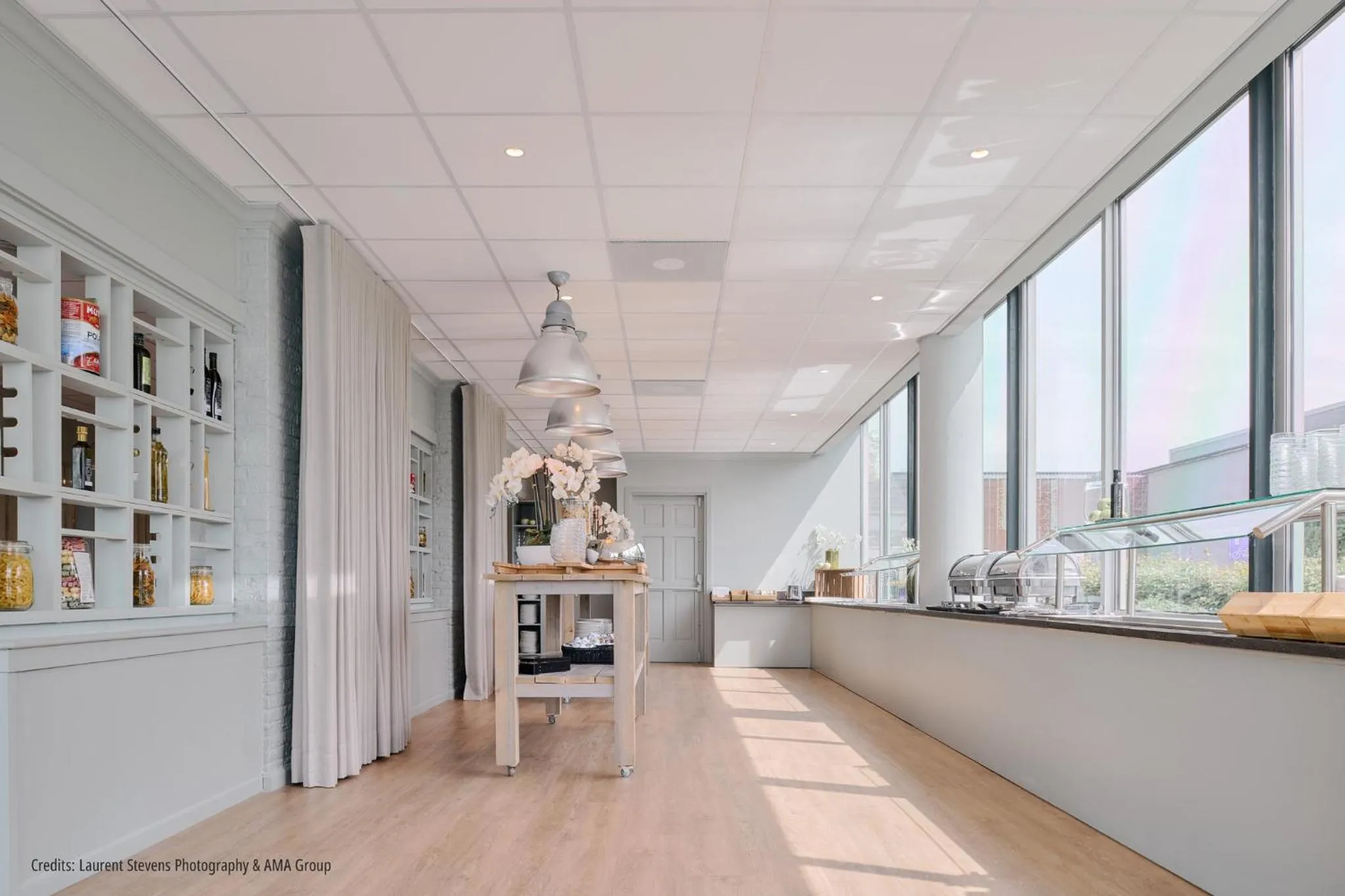 Lounge or bar in Garner Hotel Maastricht by IHG