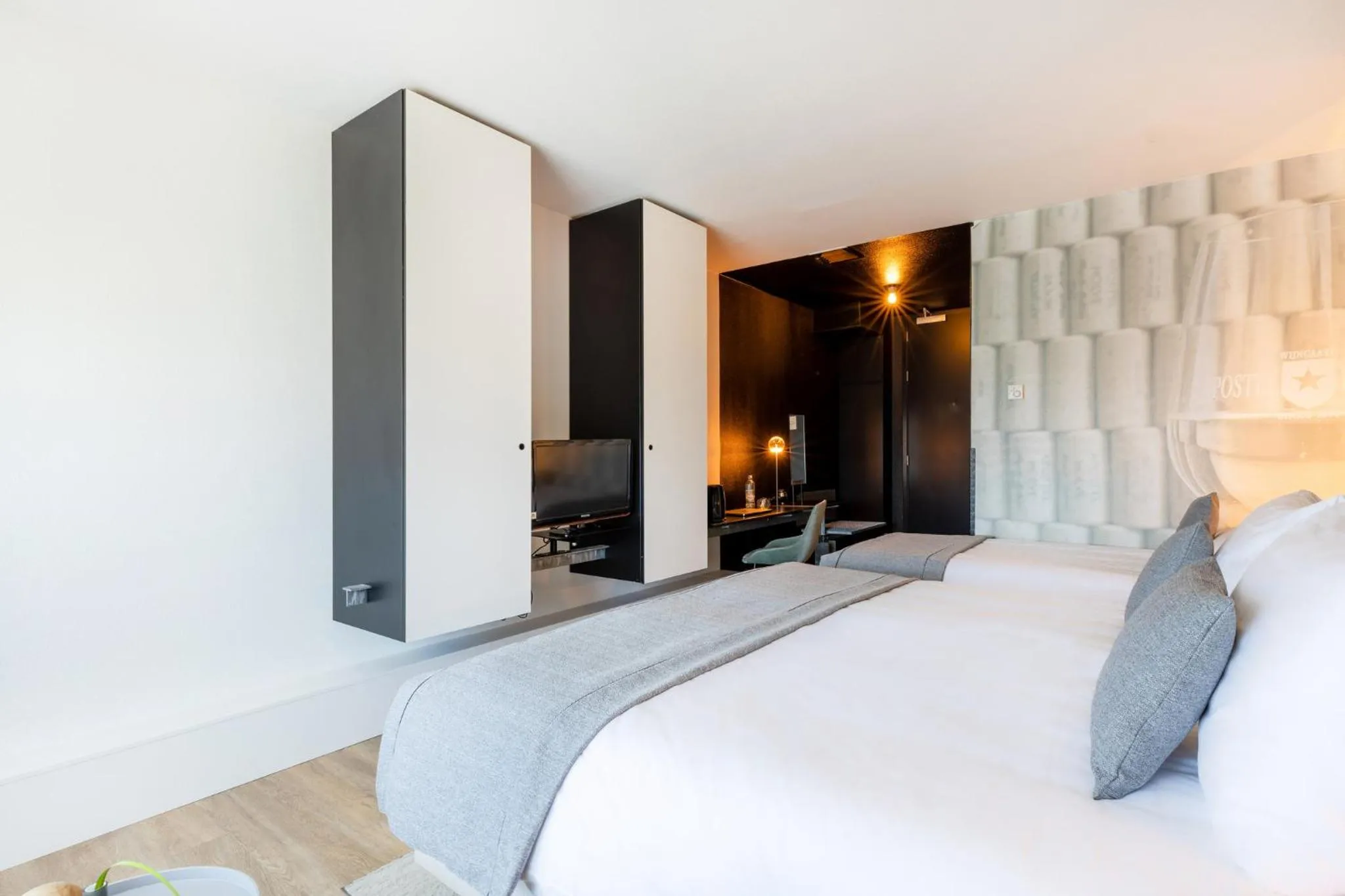 Photo of the whole room, Bed in Garner Hotel Maastricht by IHG