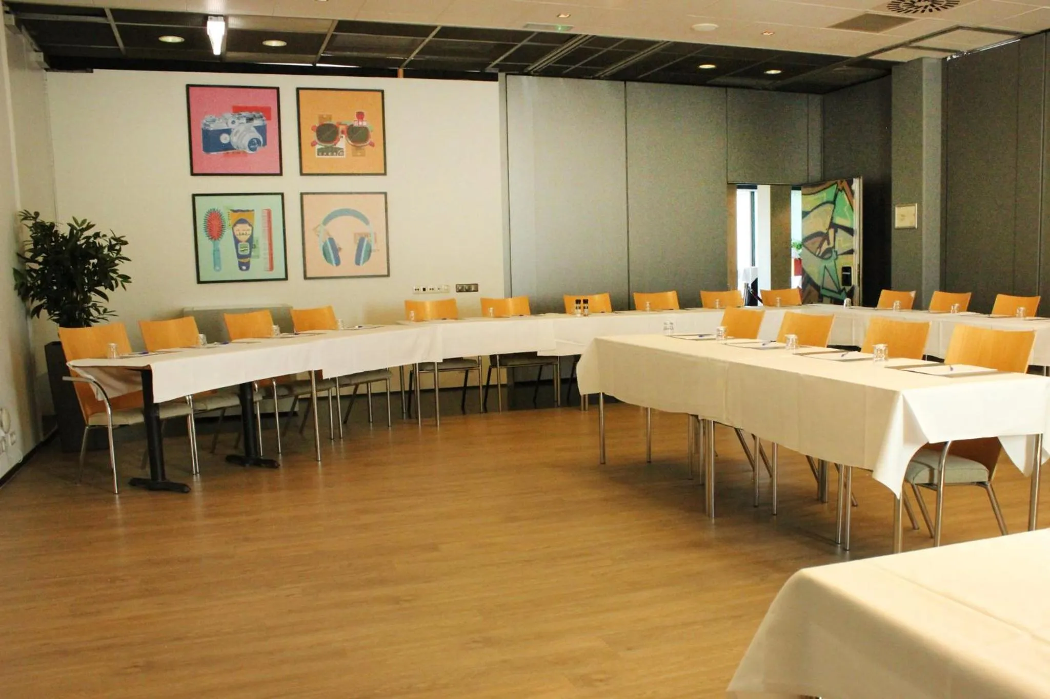 Meeting/conference room in Garner Hotel Maastricht by IHG