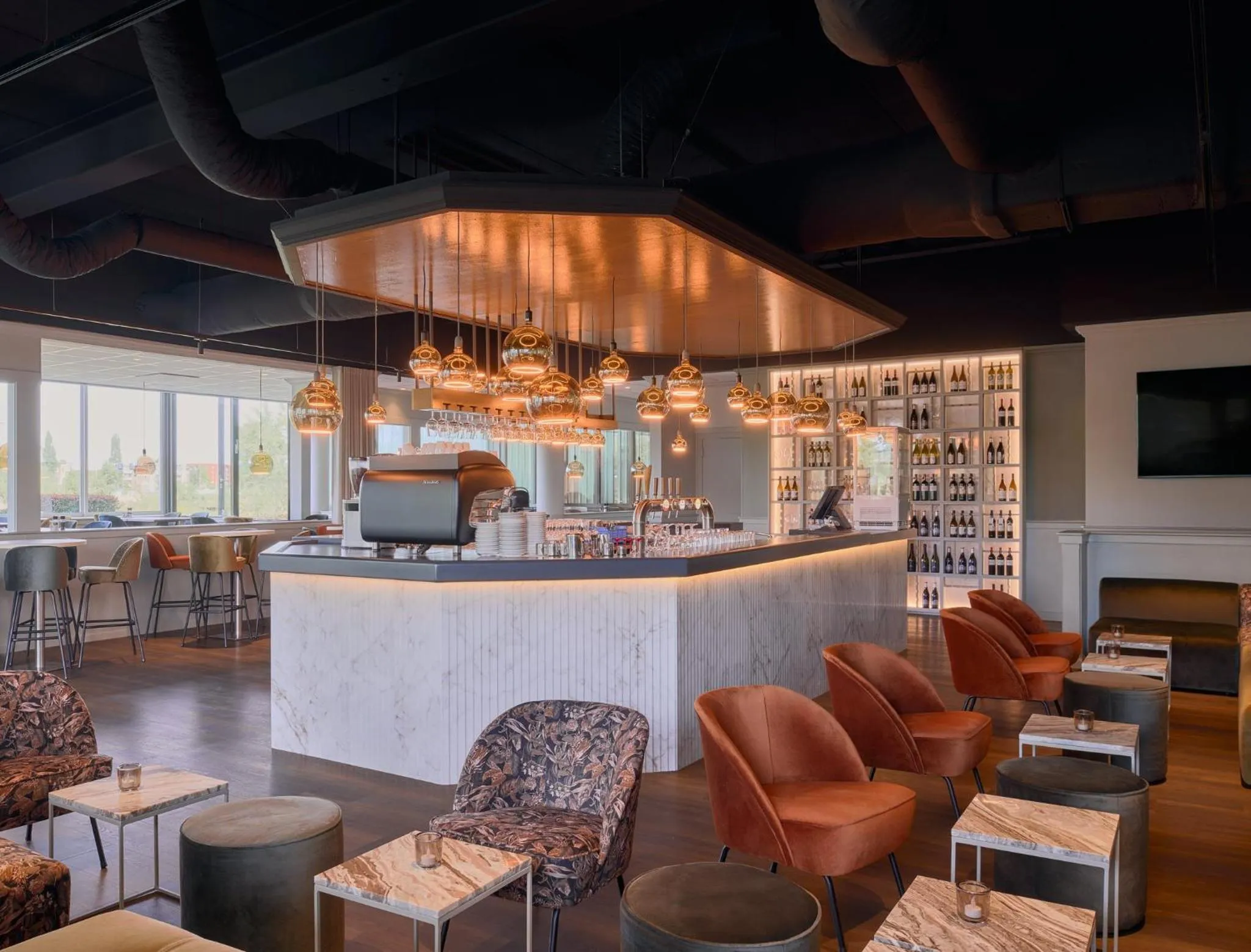 Lounge or bar in Garner Hotel Maastricht by IHG