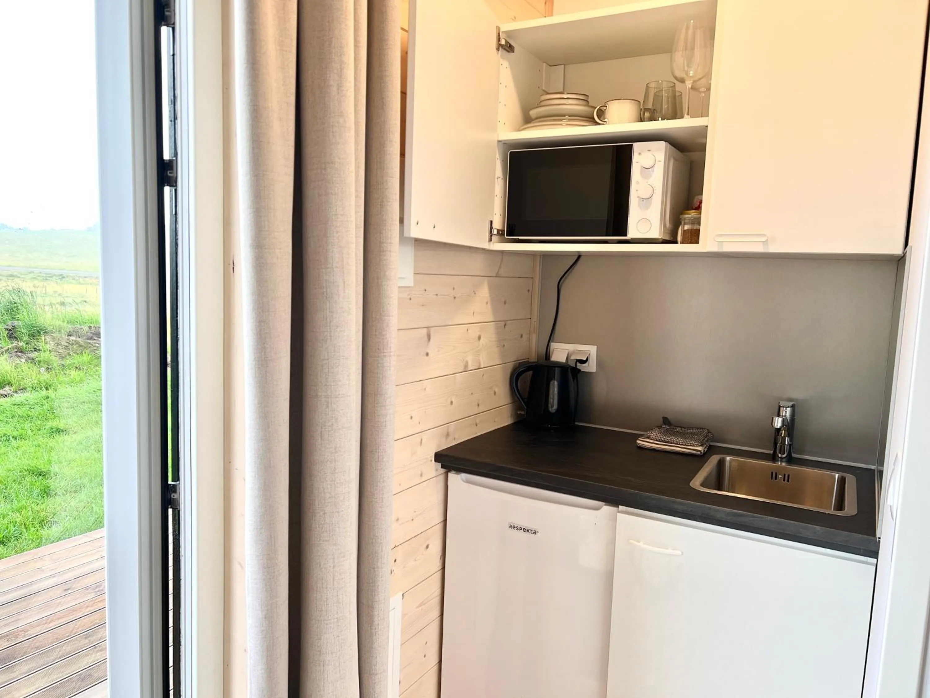 REY Stays - Small & Cozy Studio