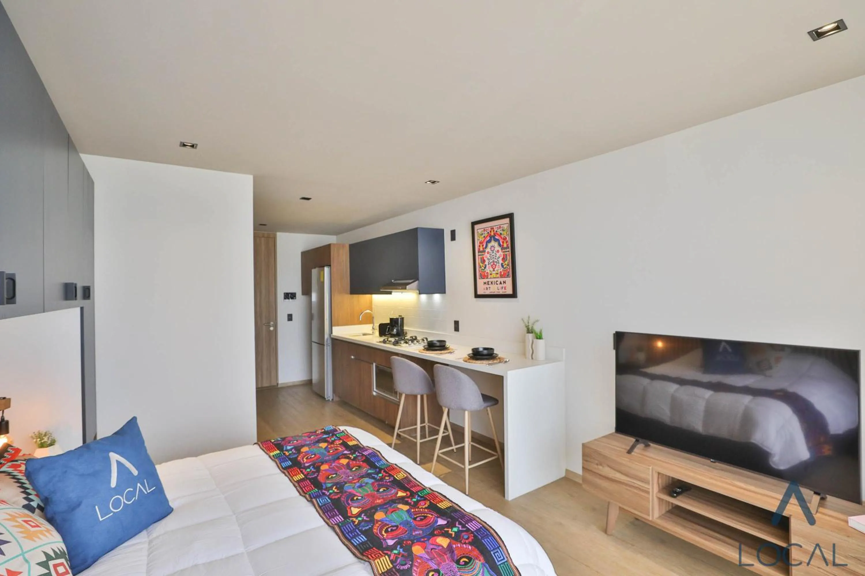 Photo of the whole room, Bed in Be Local