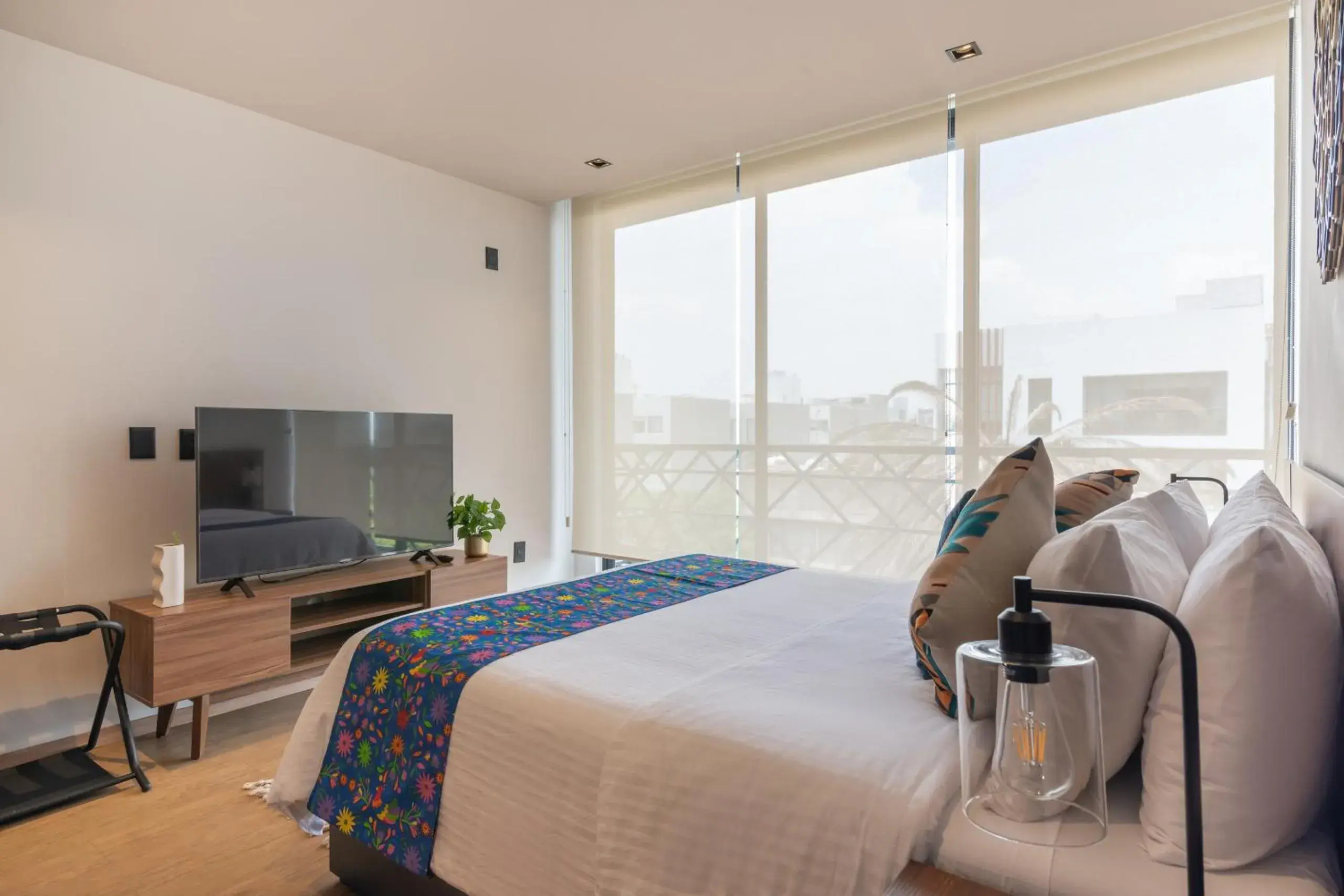 Loft with balcony & kitchenette - single occupancy in Be Local Loft with balcony & kitchenette - single occupancy in Be Local