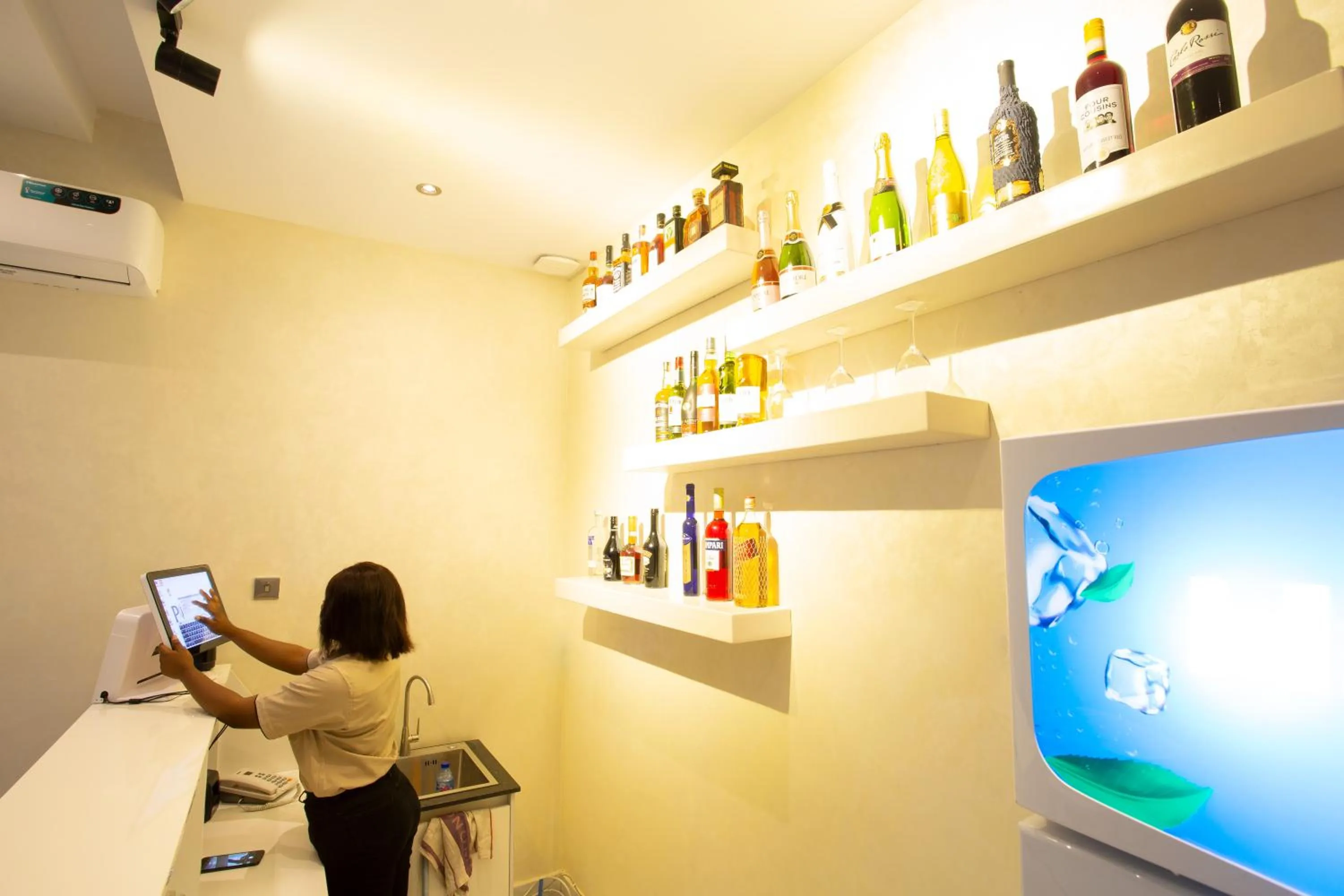 DE MANCHY HOTELS & SUITES