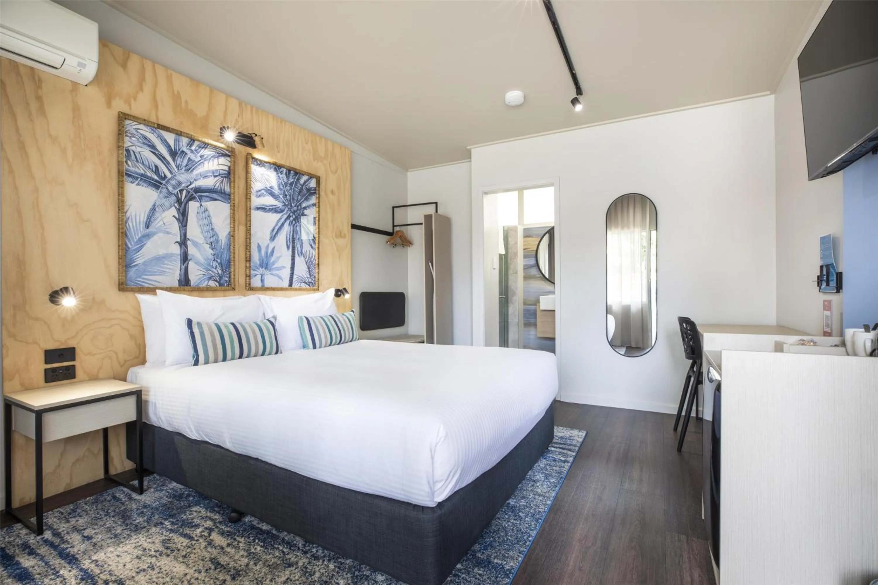 Bedroom, Bed in Nightcap at Marine Hotel Cardwell