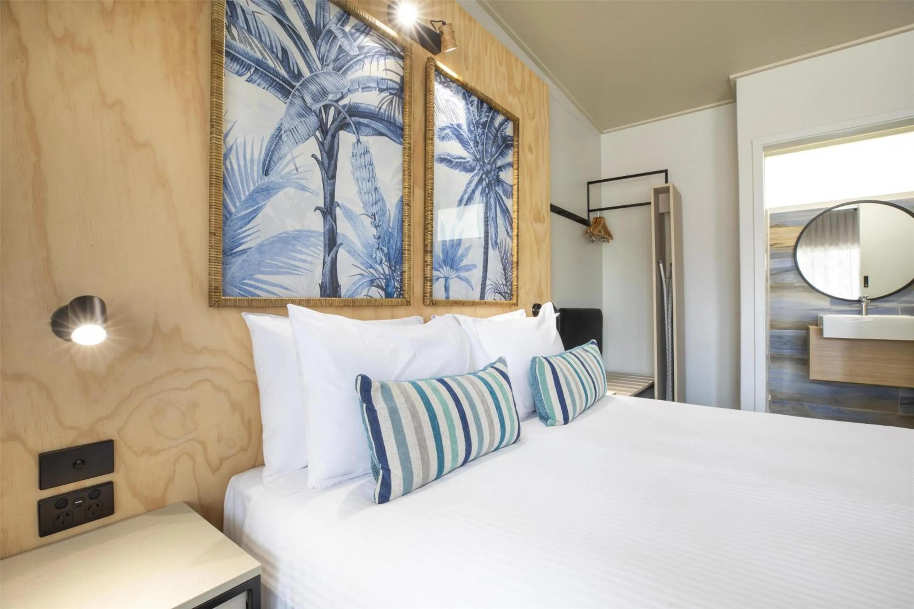 Bedroom, Bed in Nightcap at Marine Hotel Cardwell