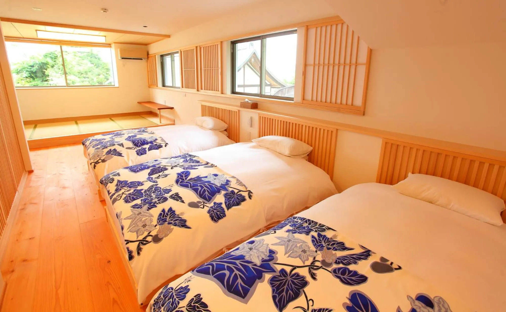 Bedroom, Bed in Sanjoubou Sansou villa