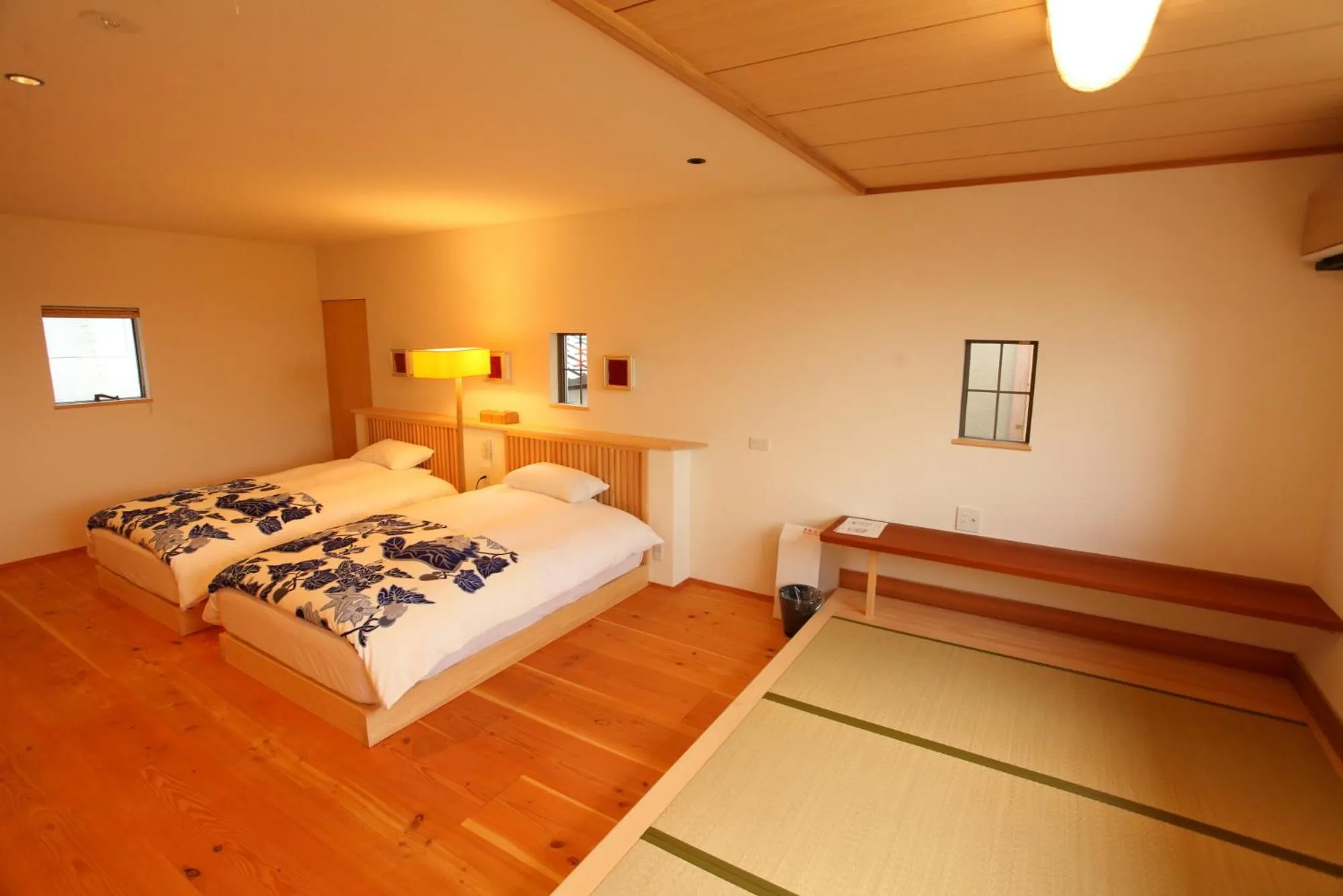 Bedroom, Bed in Sanjoubou Sansou villa