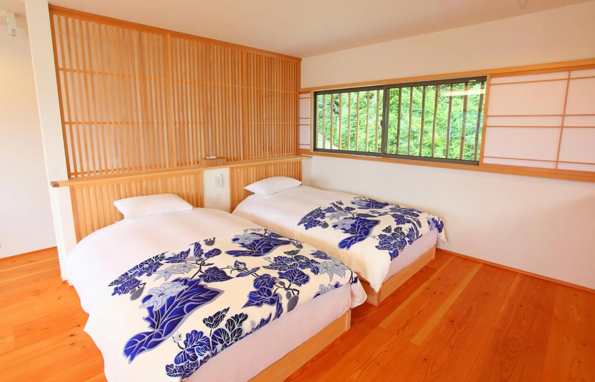 Bedroom, Bed in Sanjoubou Sansou villa