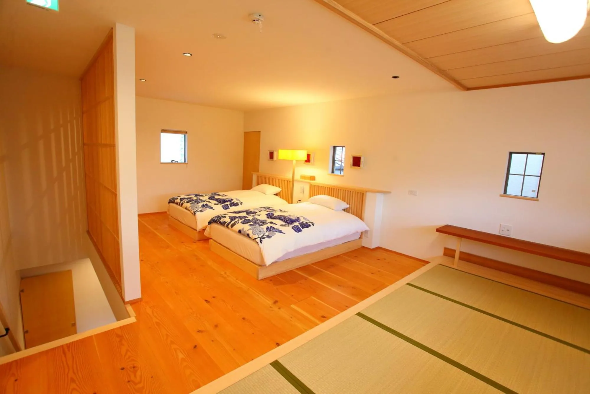 Bedroom, Bed in Sanjoubou Sansou villa