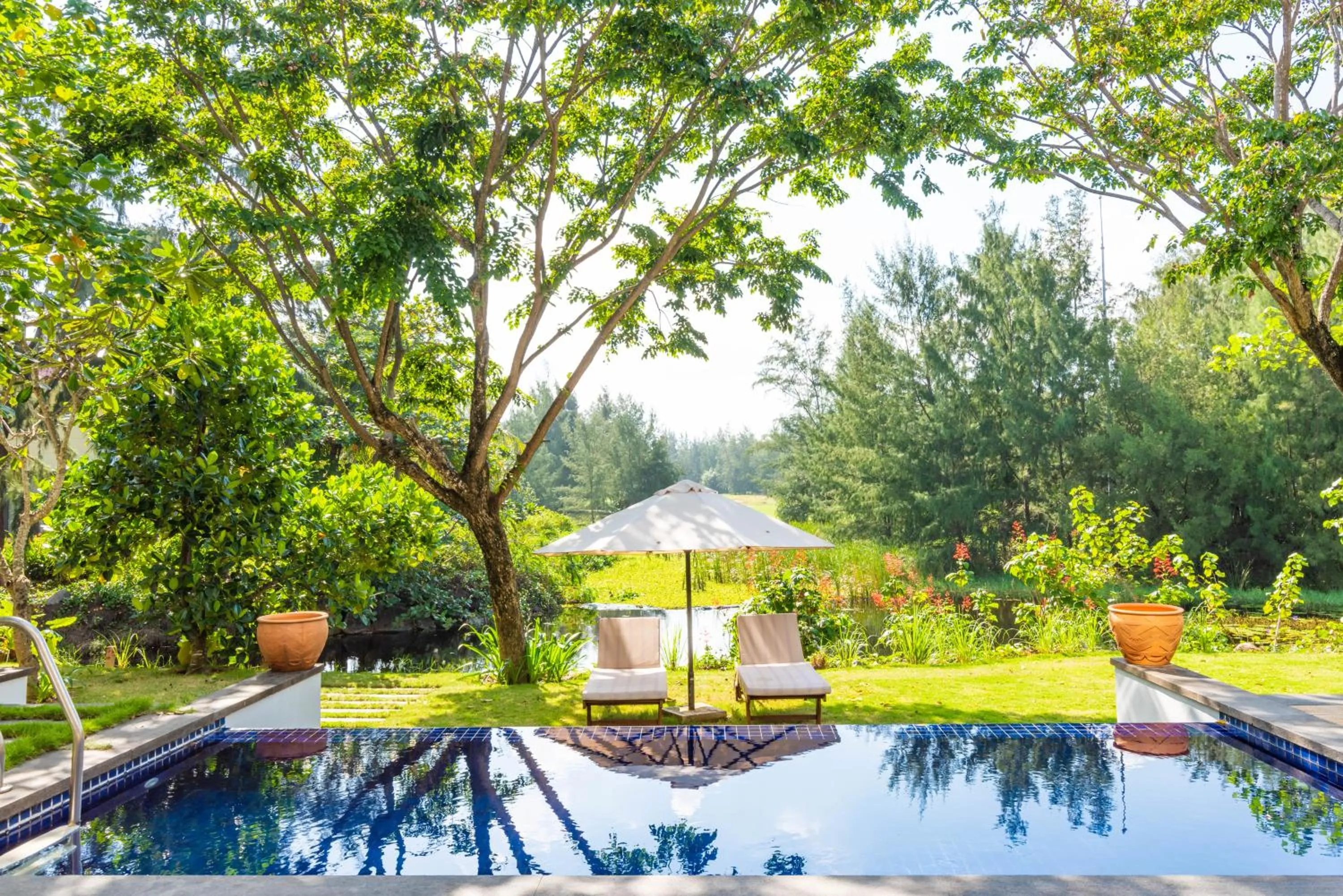 Swimming pool in Memories Holiday beach villa Da Nang