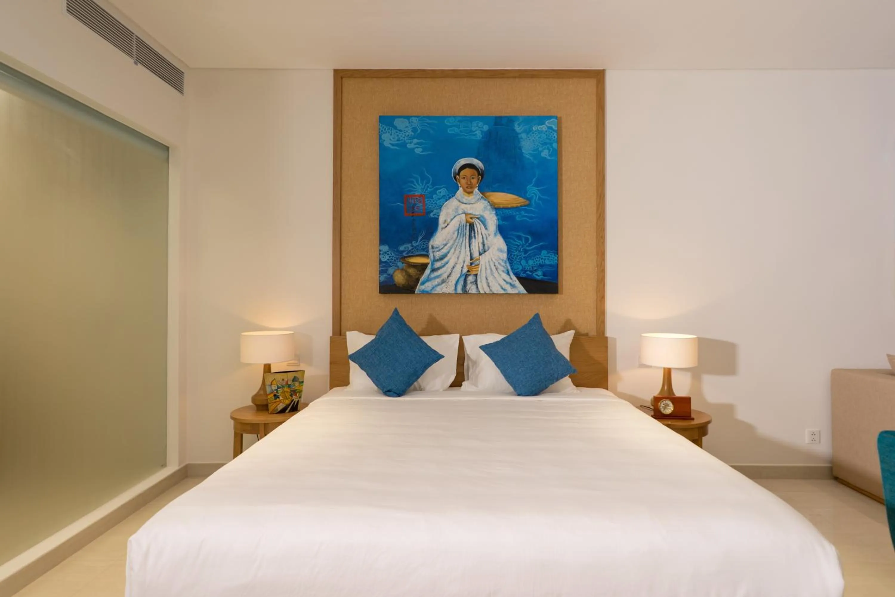 Bed in Memories Holiday beach villa Da Nang