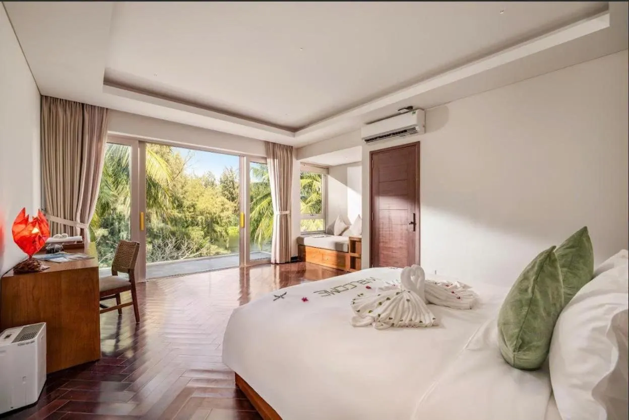 Bedroom, Bed in Memories Holiday beach villa Da Nang