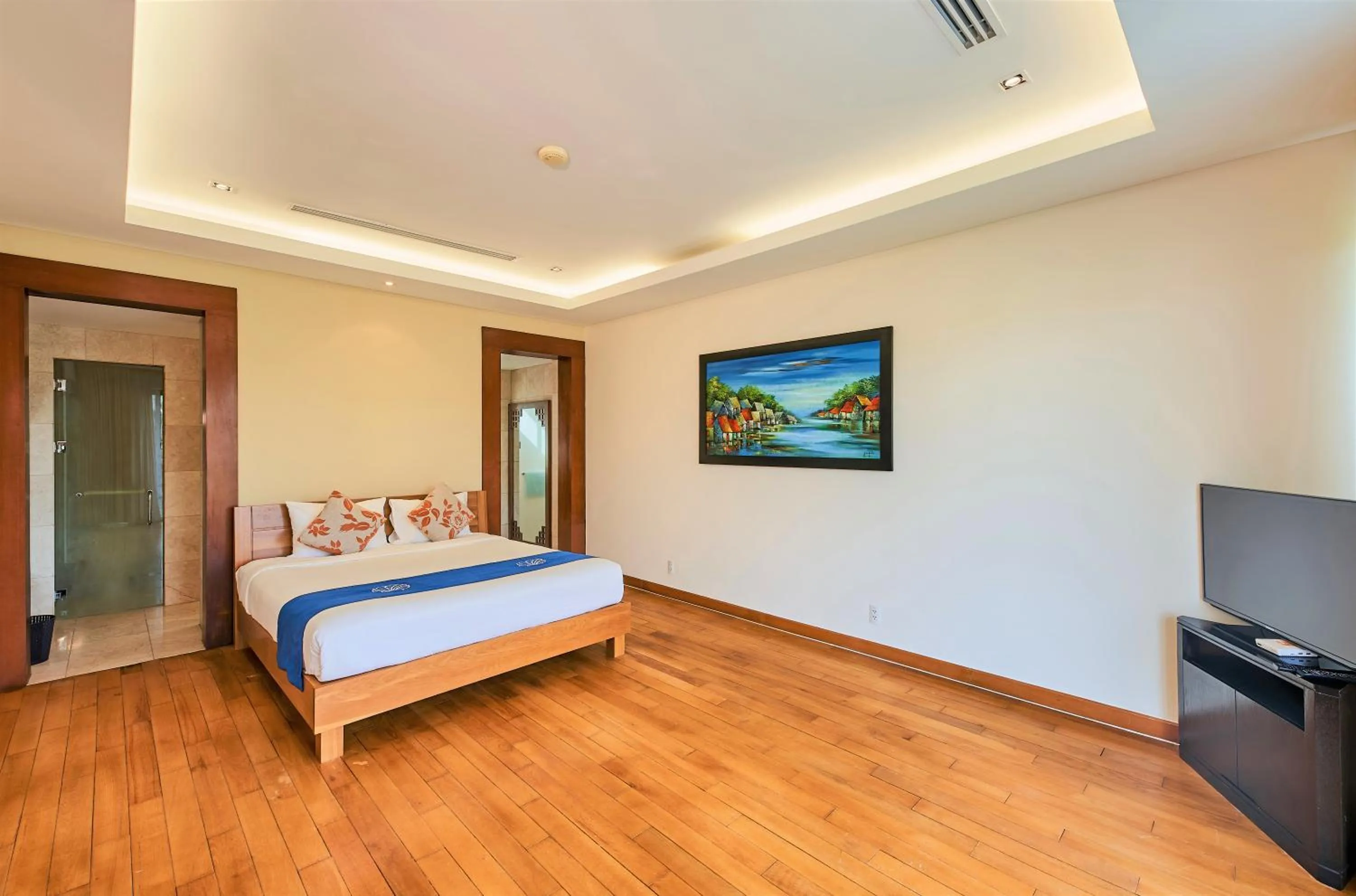 Bedroom, Bed in Memories Holiday beach villa Da Nang
