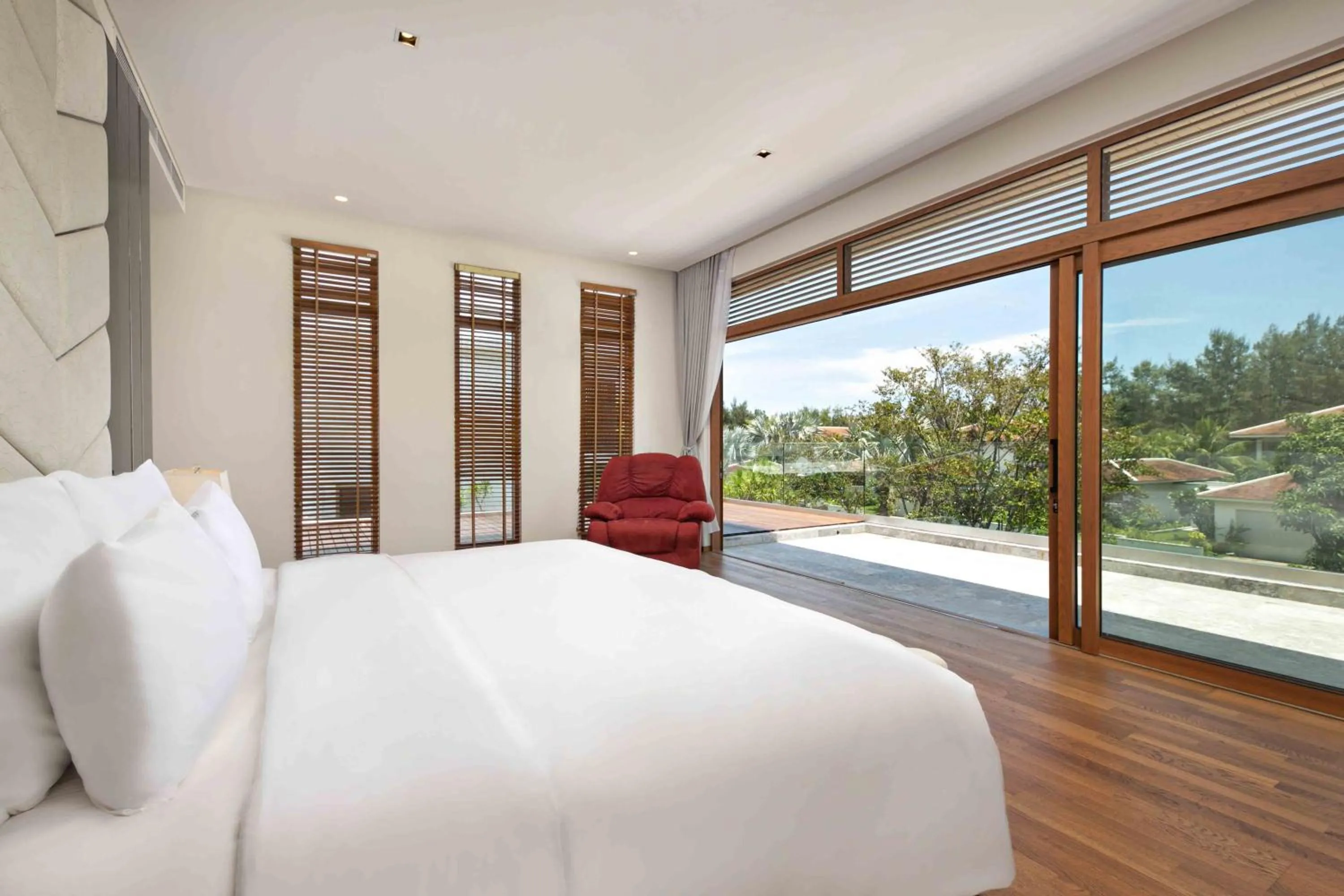 Bedroom, Bed in Memories Holiday beach villa Da Nang