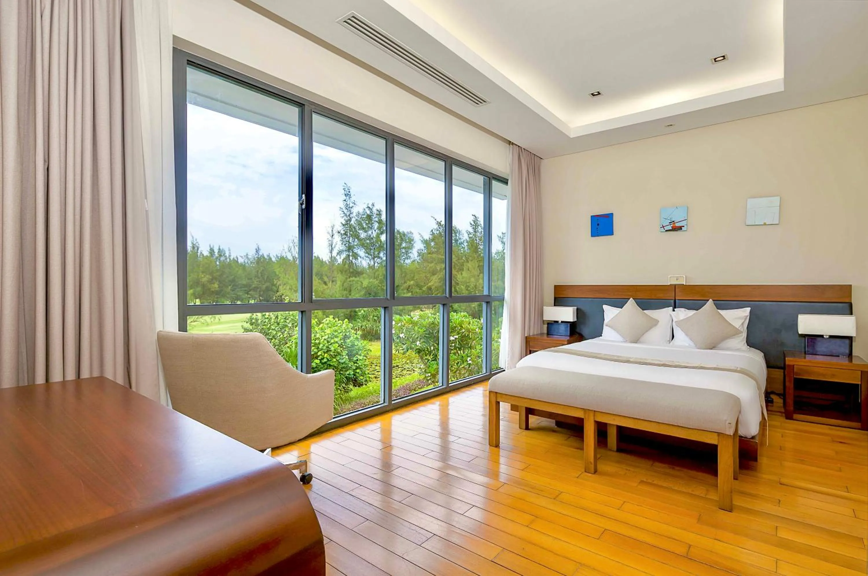 Bed in Memories Holiday beach villa Da Nang