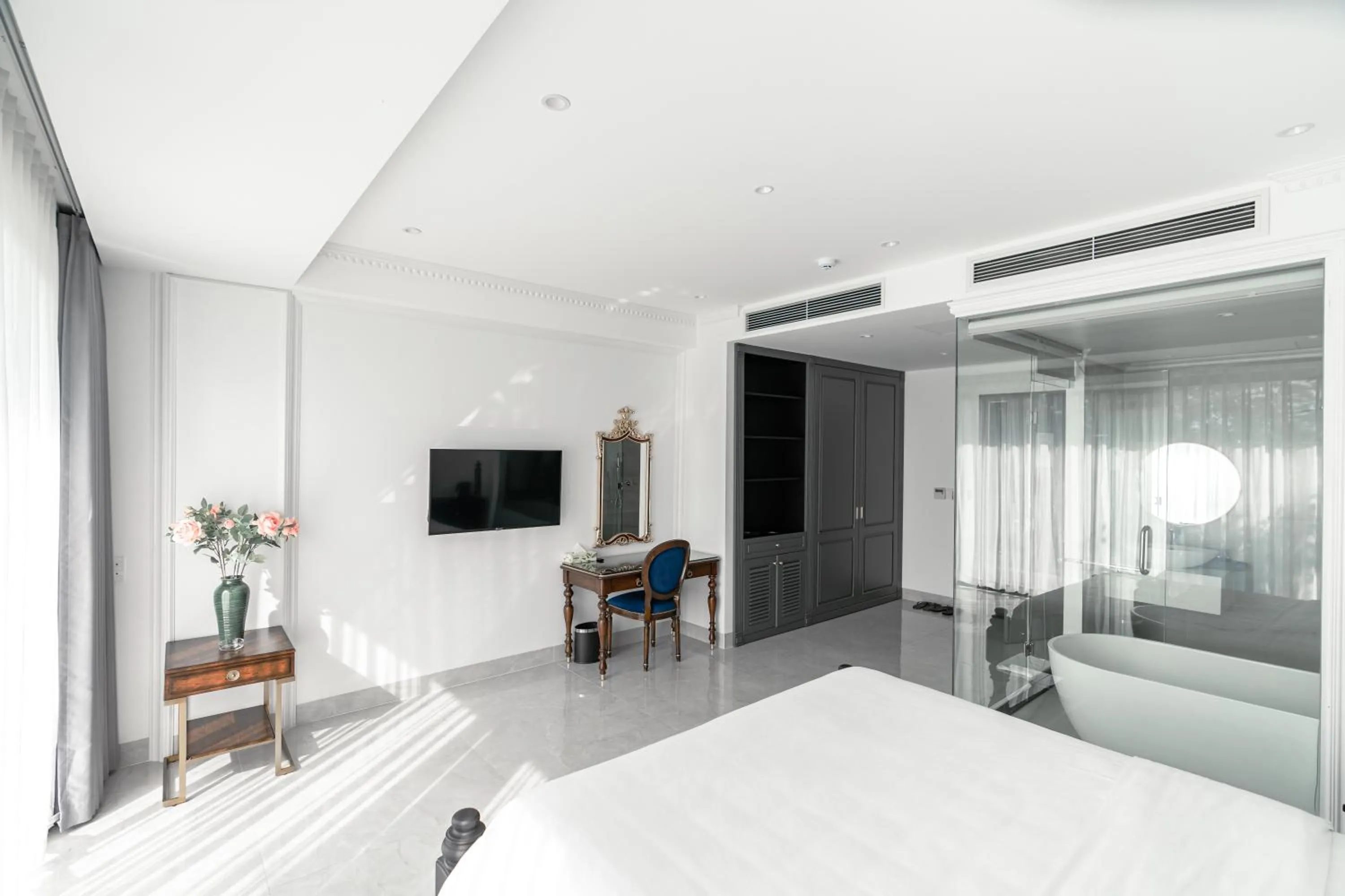 Photo of the whole room, Bed in Quang Minh Riverside Hotel Danang